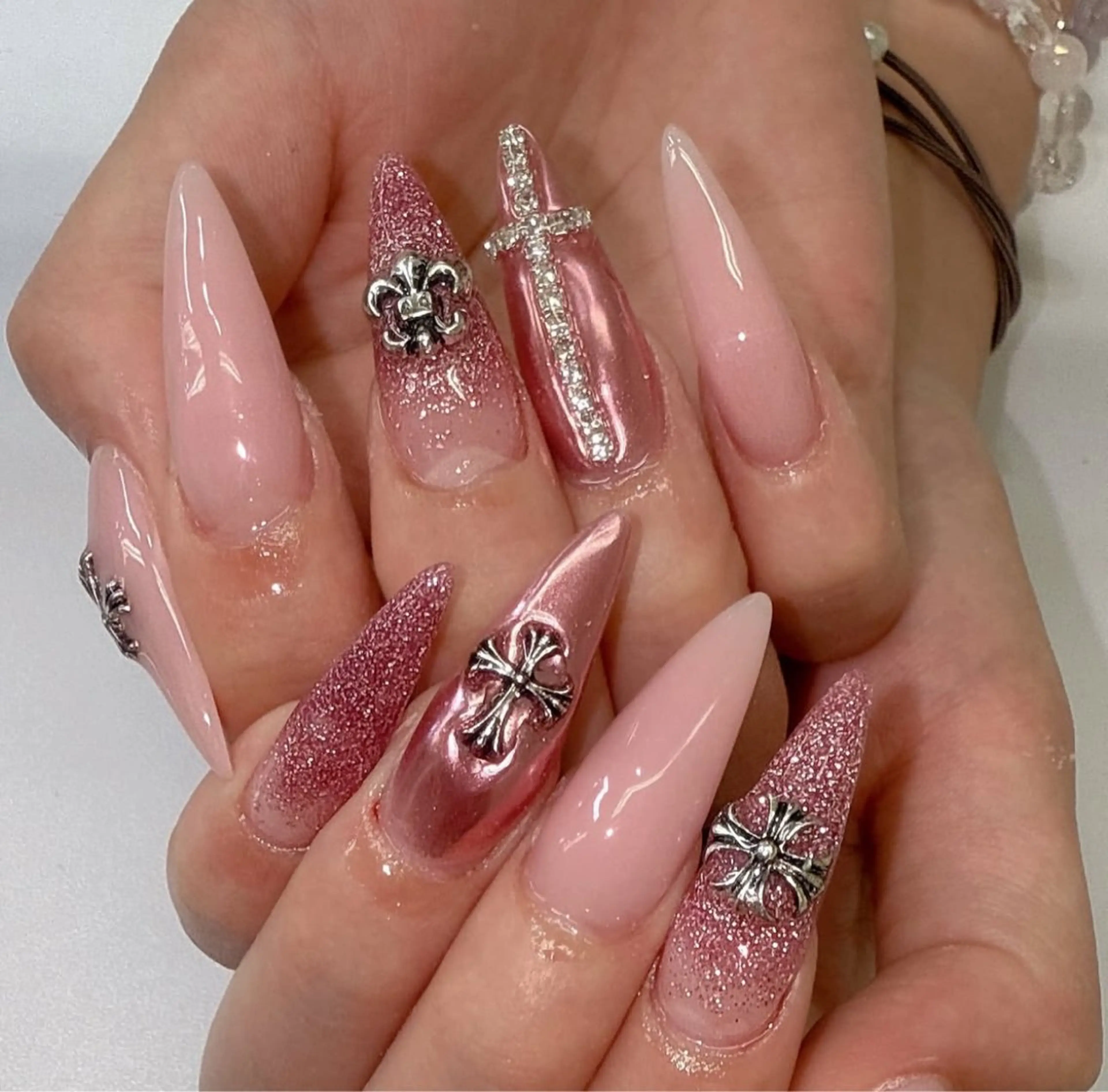 ネイル アートネイル フラワーネイル フレンチネイル ジェルネイル グラデーション ハンドネイル Ryunail所属・Ryu Nail NekoChanのネイルデザイン