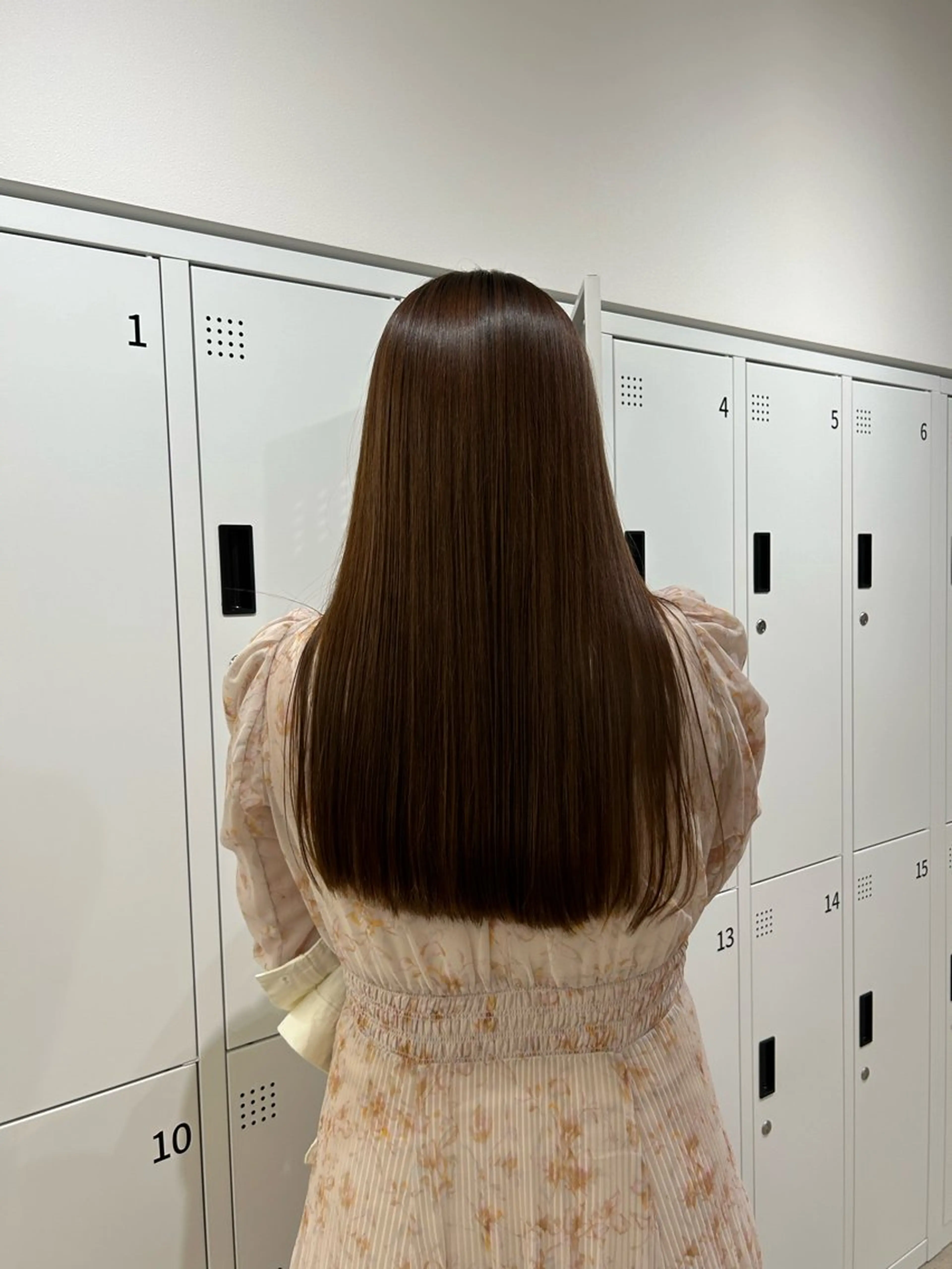 セミロング 縮毛矯正 小西 瑞穂のヘアスタイル