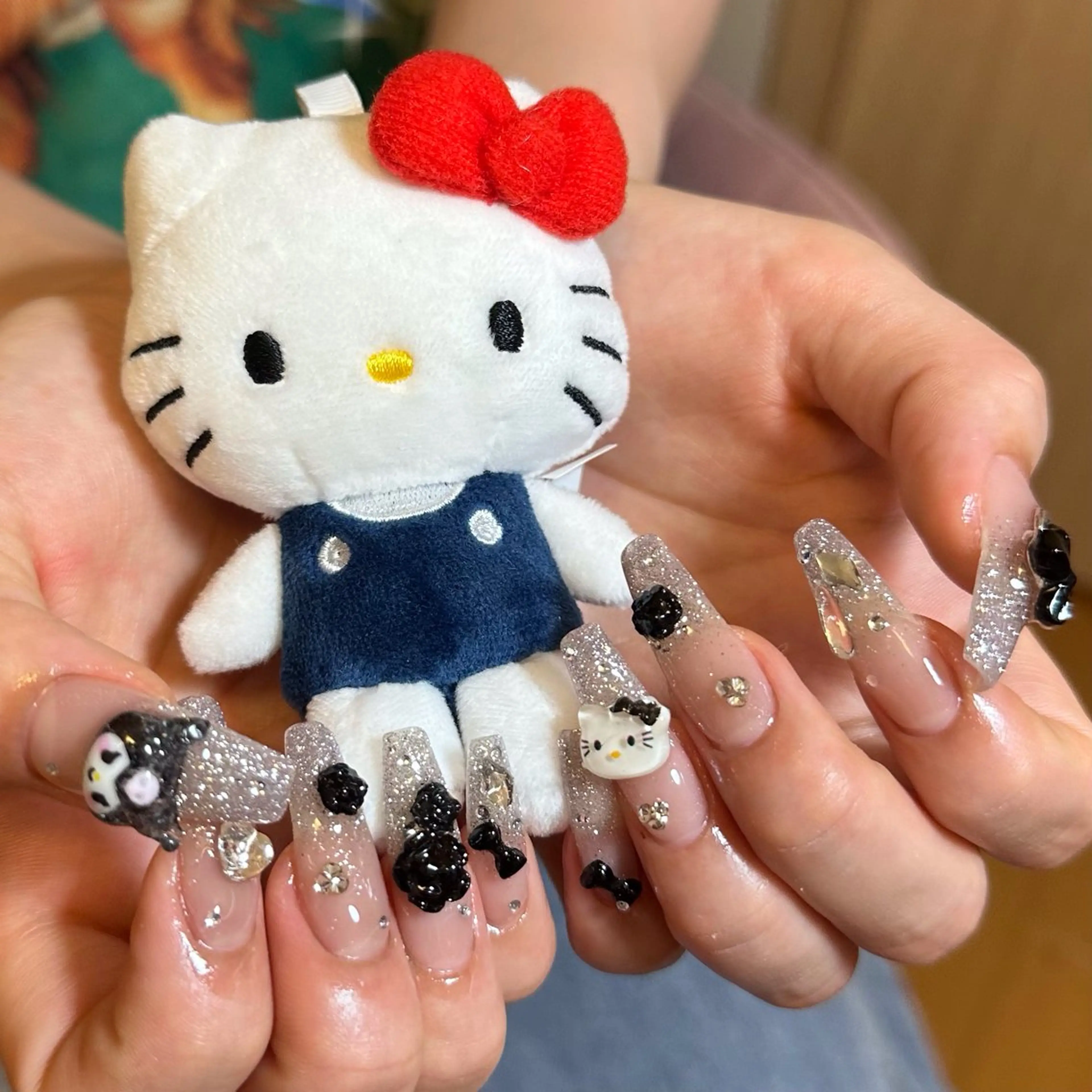 ネイル 長さ出し グラデーション キラキラネイル 韓国ネイル ラメ(グリッター) ハンドネイル ハンドケア Chisa Nail Studio所属・チ サのネイルデザイン