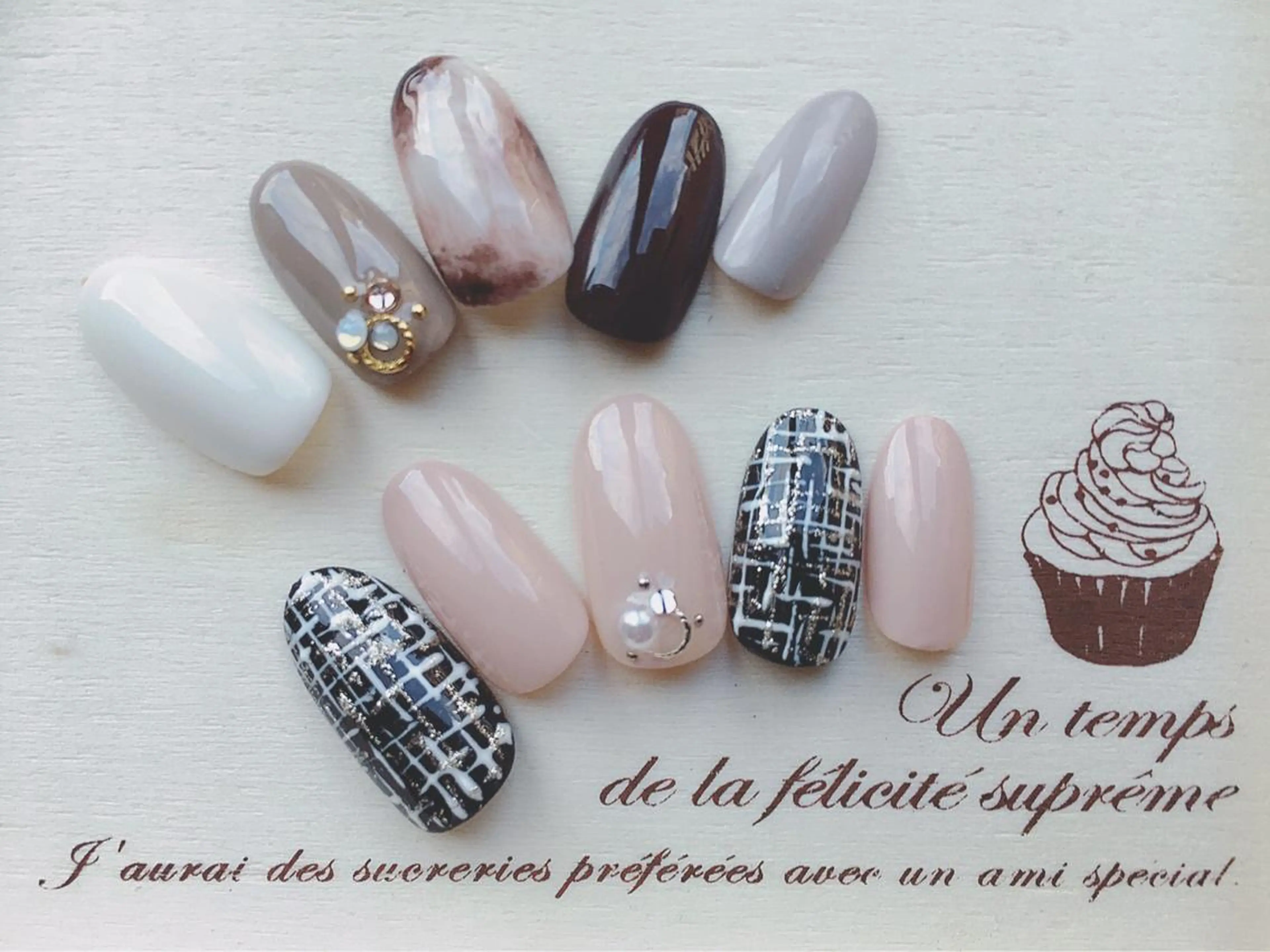 ネイル サロンR所属・岡田 美保のネイルデザイン