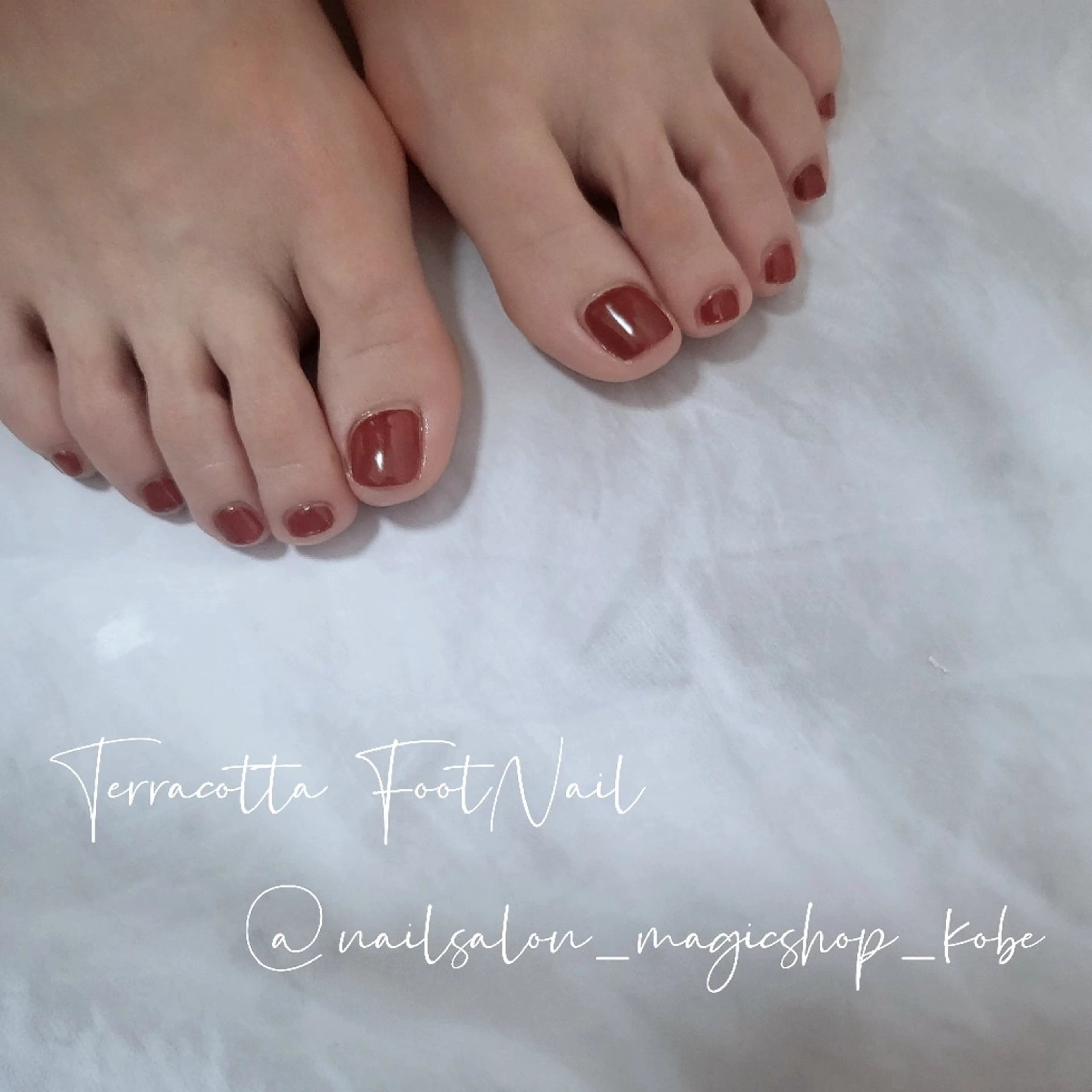 ネイル ブラウン フットネイル ジェルネイル ワンカラーネイル オレンジ フットネイル Nailsalon MagicShopのネイルデザイン