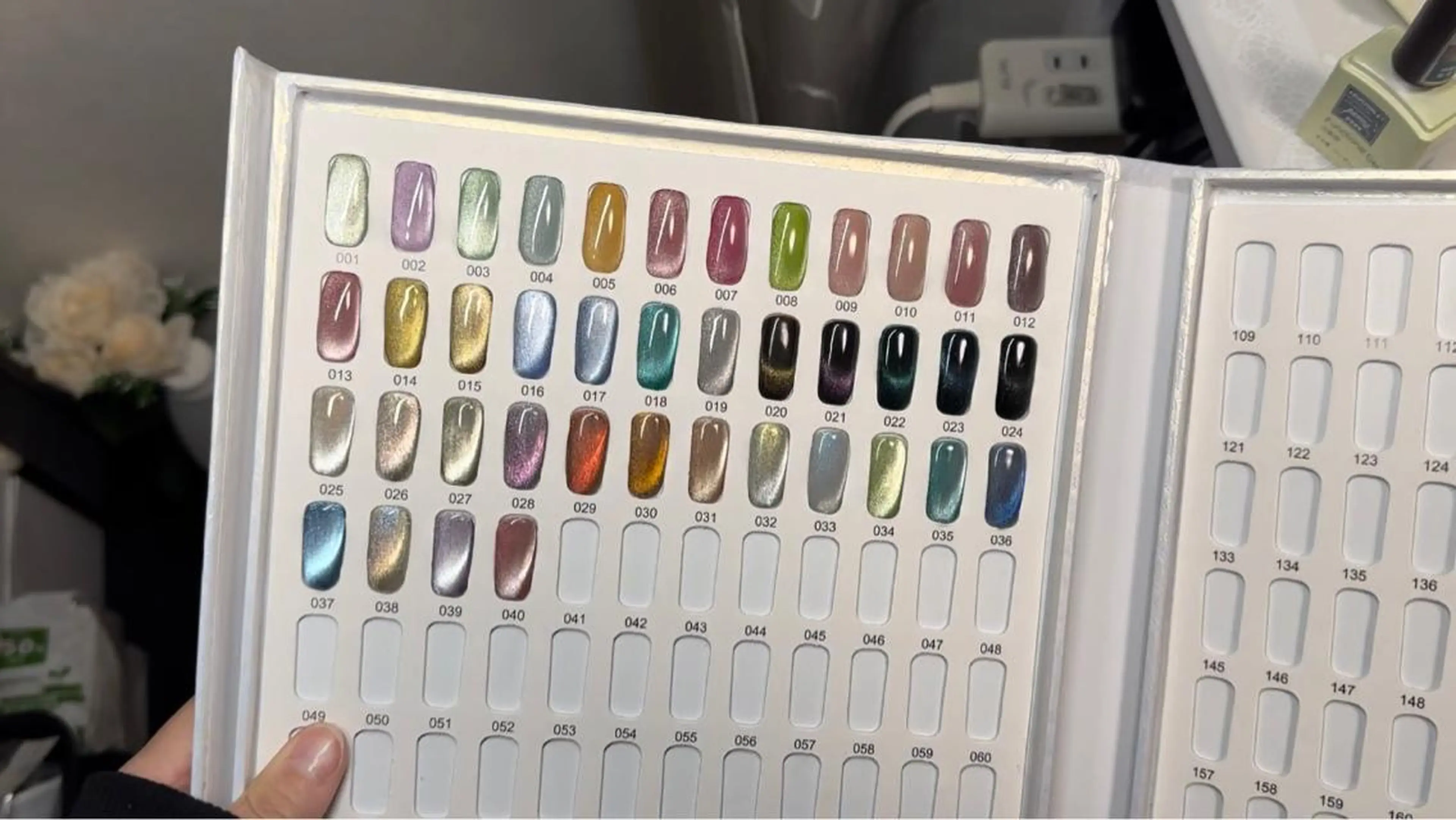 ネイル マグネットネイル Hana  NAIL所属・新宿YISInail スカルプ専門店のネイルデザイン