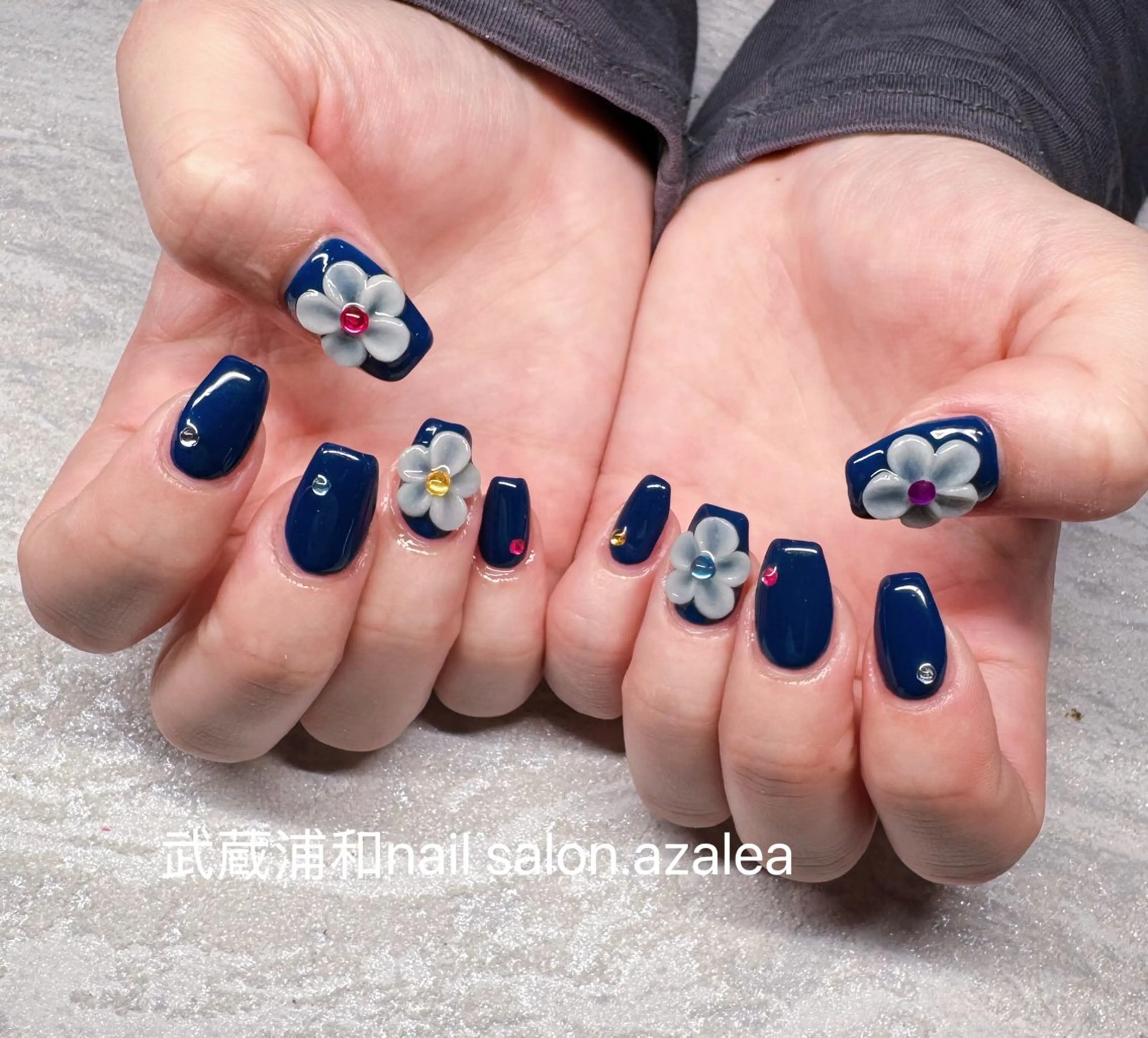 ネイル ハンドネイル R inのネイルデザイン