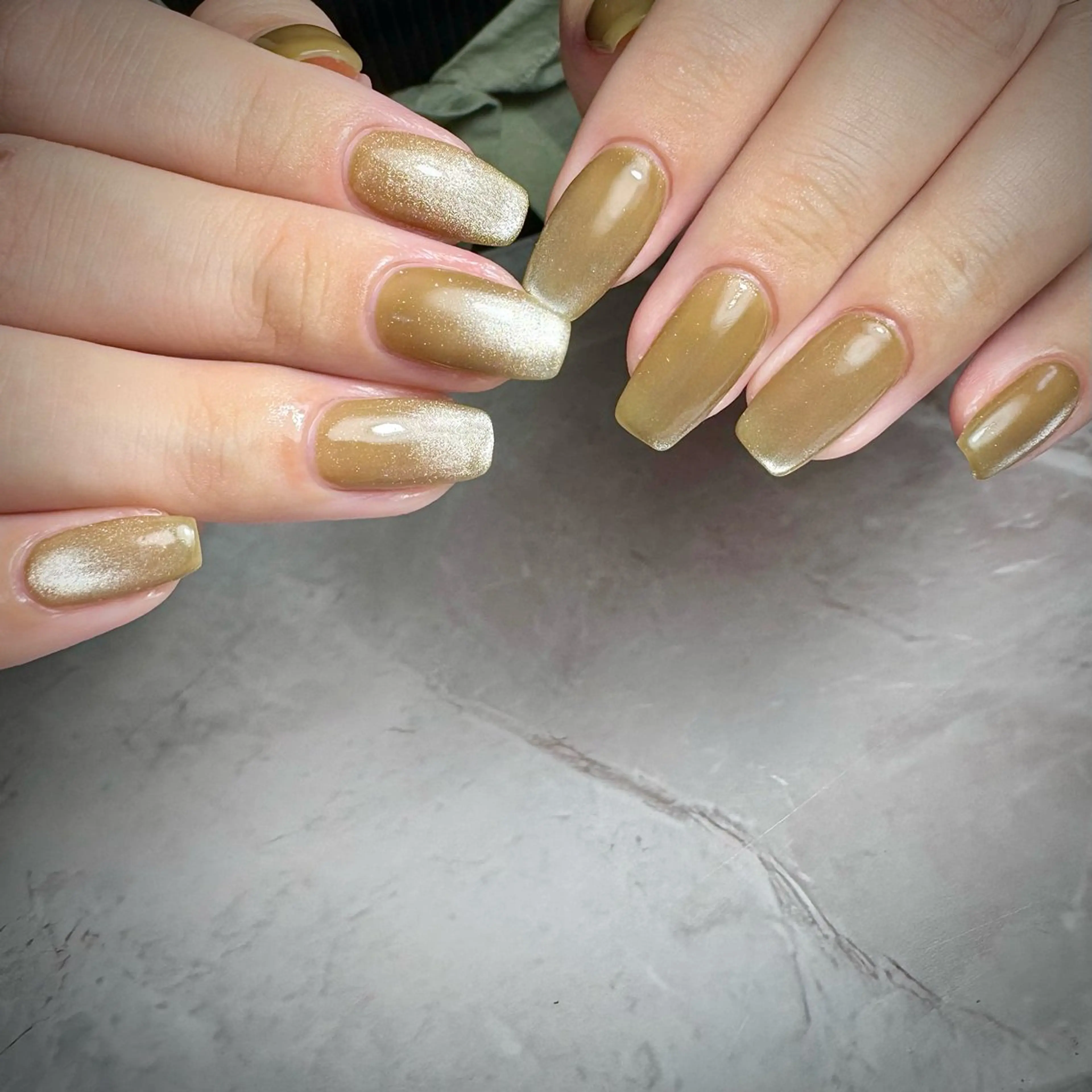 ネイル アニマル柄 ゴールド 韓国ネイル マグネットネイル ニュアンスネイル ハンドネイル upala Mayukoのネイルデザイン