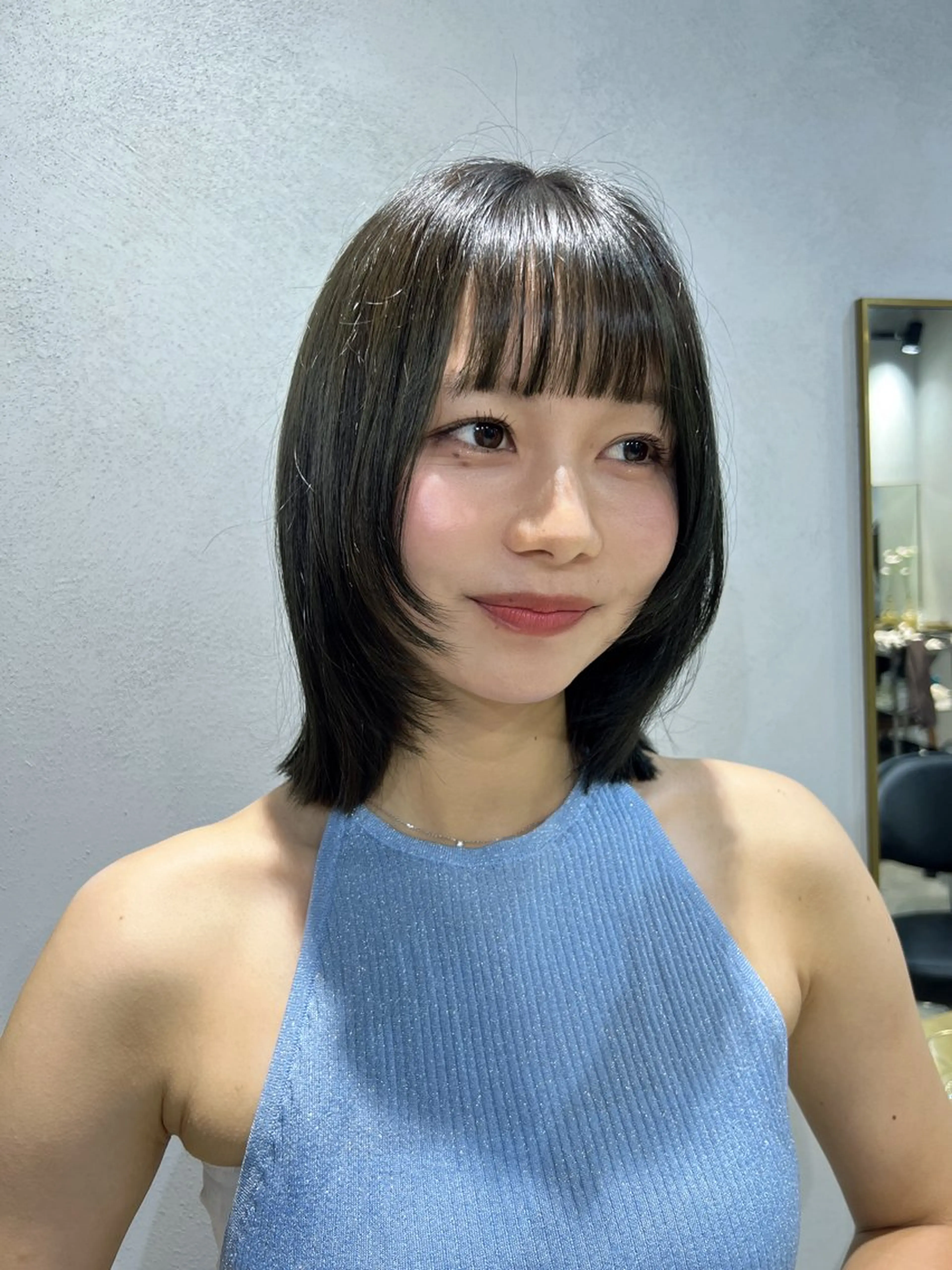 ショート カラー ボブ 顔まわりレイヤー レイヤーカット カット ヘアカラー akane/ベージュ /オリーブ/ブラウンのヘアスタイル