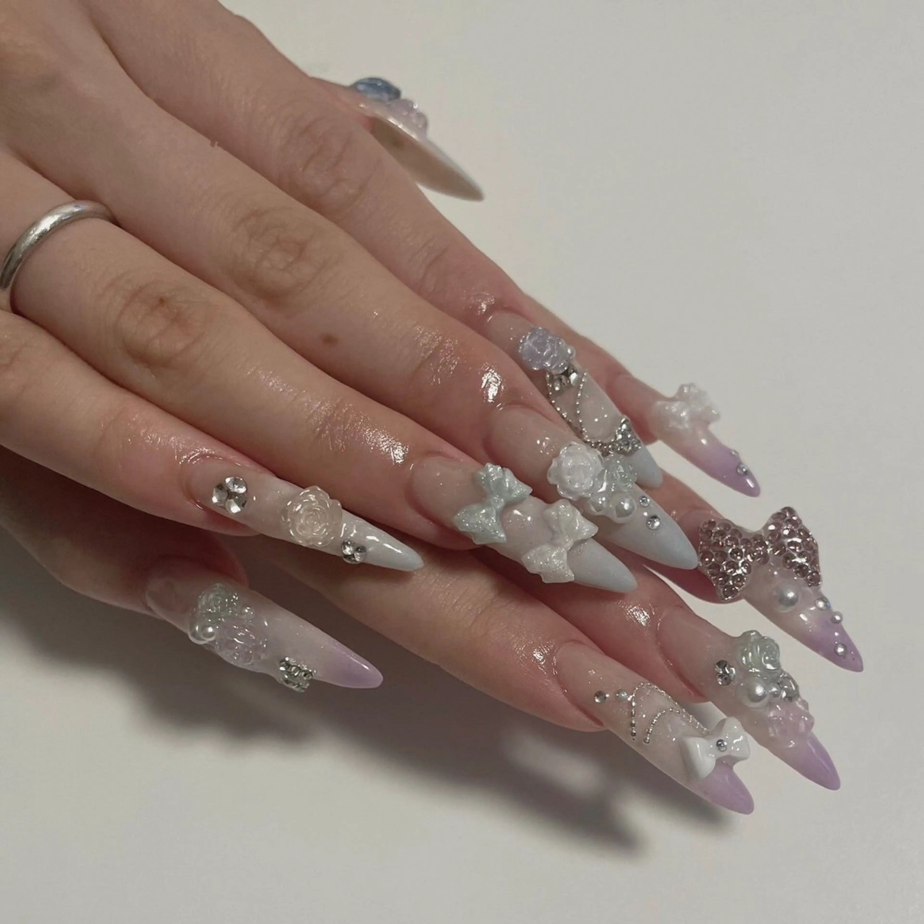 ネイル pourtoi立川 miharuのネイルデザイン