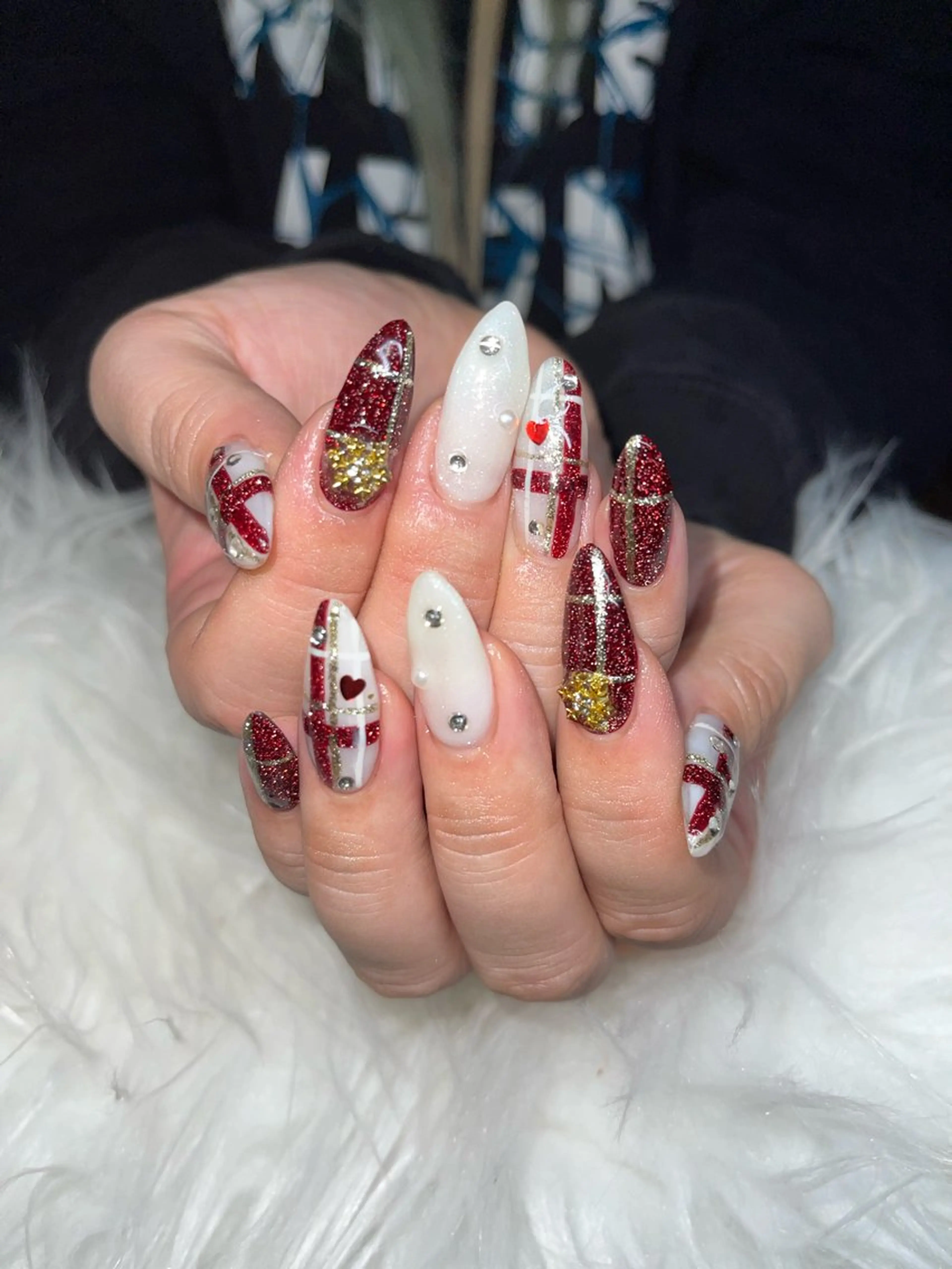 ネイル ラメ(グリッター) ラメグラデーション マグネットネイル 冬ネイル クリスマス ハンドネイル 舞 ねいるのネイルデザイン