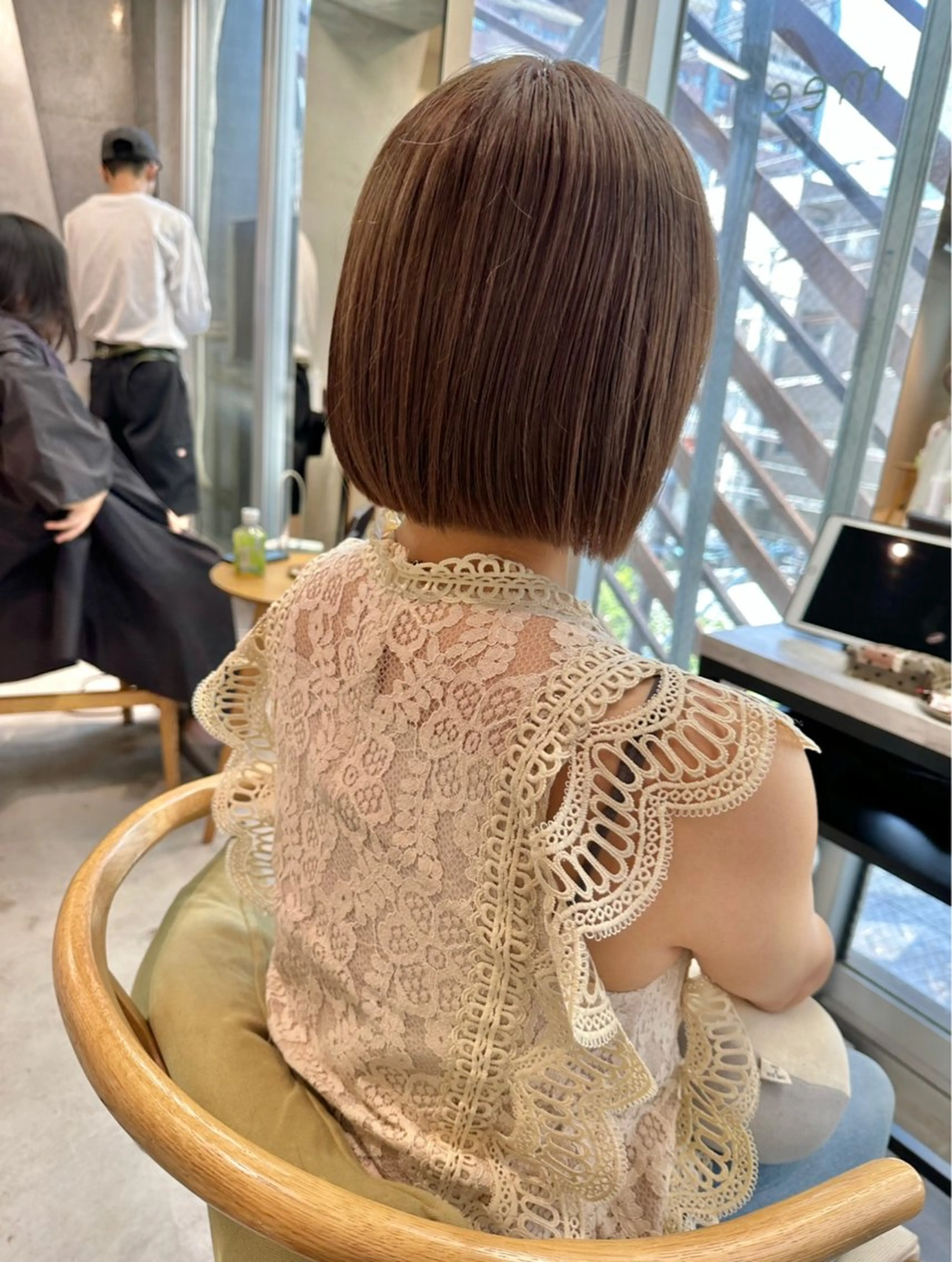 ショート カラー ブリーチ ダブルカラー ボブ 髪質改善 ショートヘア ヘアカラー トリートメント mee.urawa所属・似合わせショート×透 明感/やじまたかしのヘアスタイル