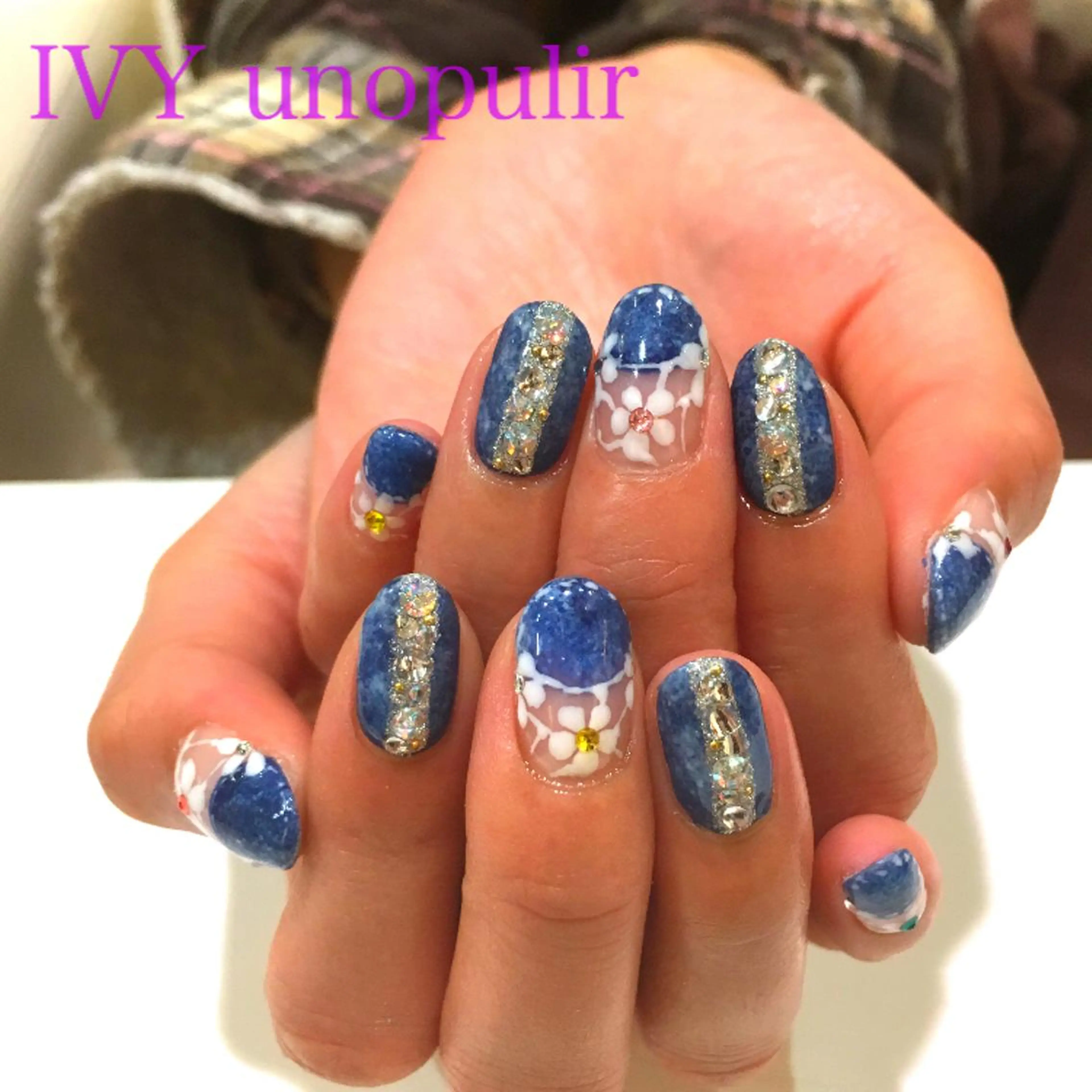 ネイル フラワーネイル レース アンドルーチェ スクールの眉毛・アイブロウイメージ