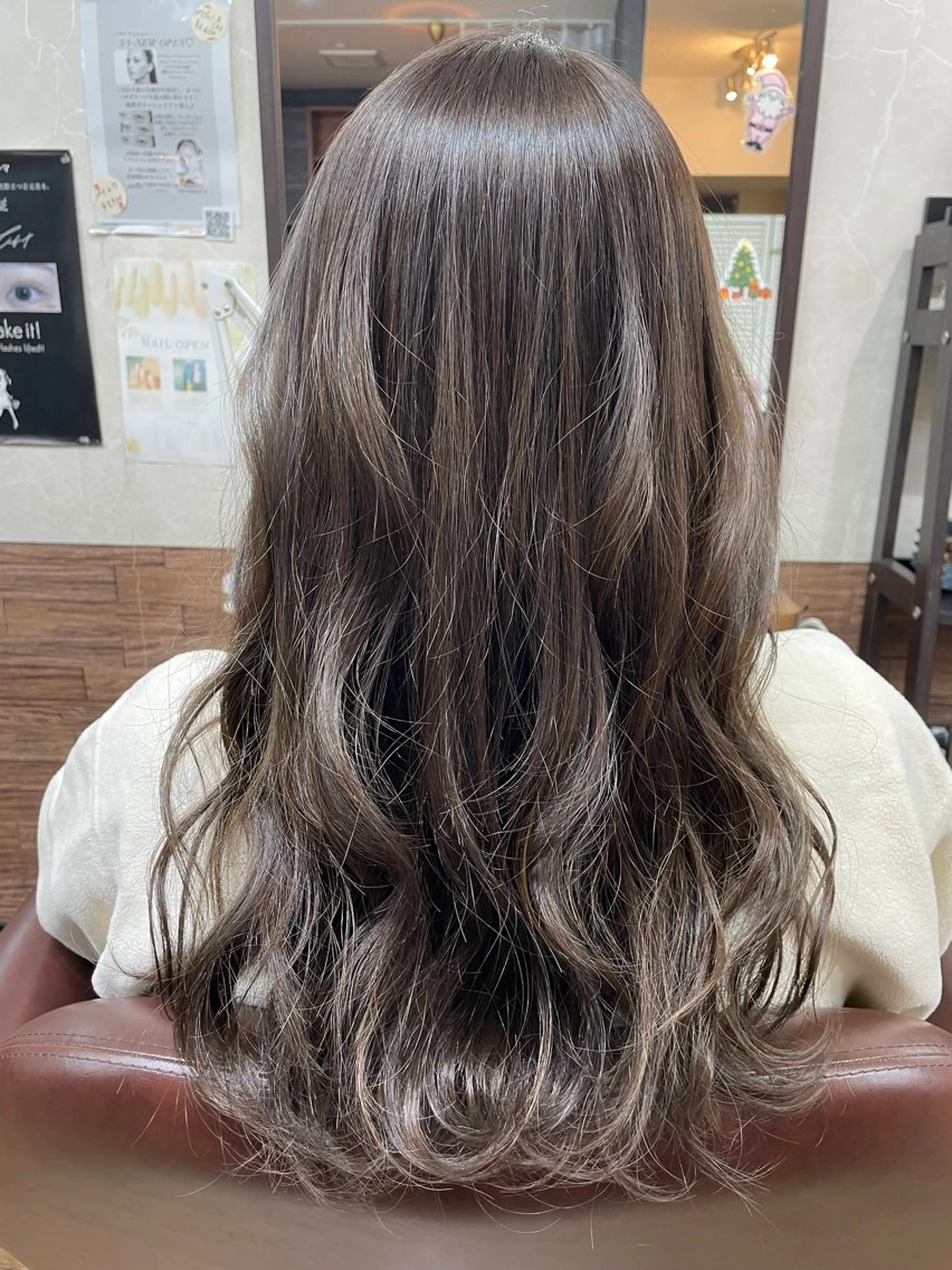 カラー アッシュ 透明感カラー ハイライトカラー イルミナカラー W ISUZUのヘアスタイル