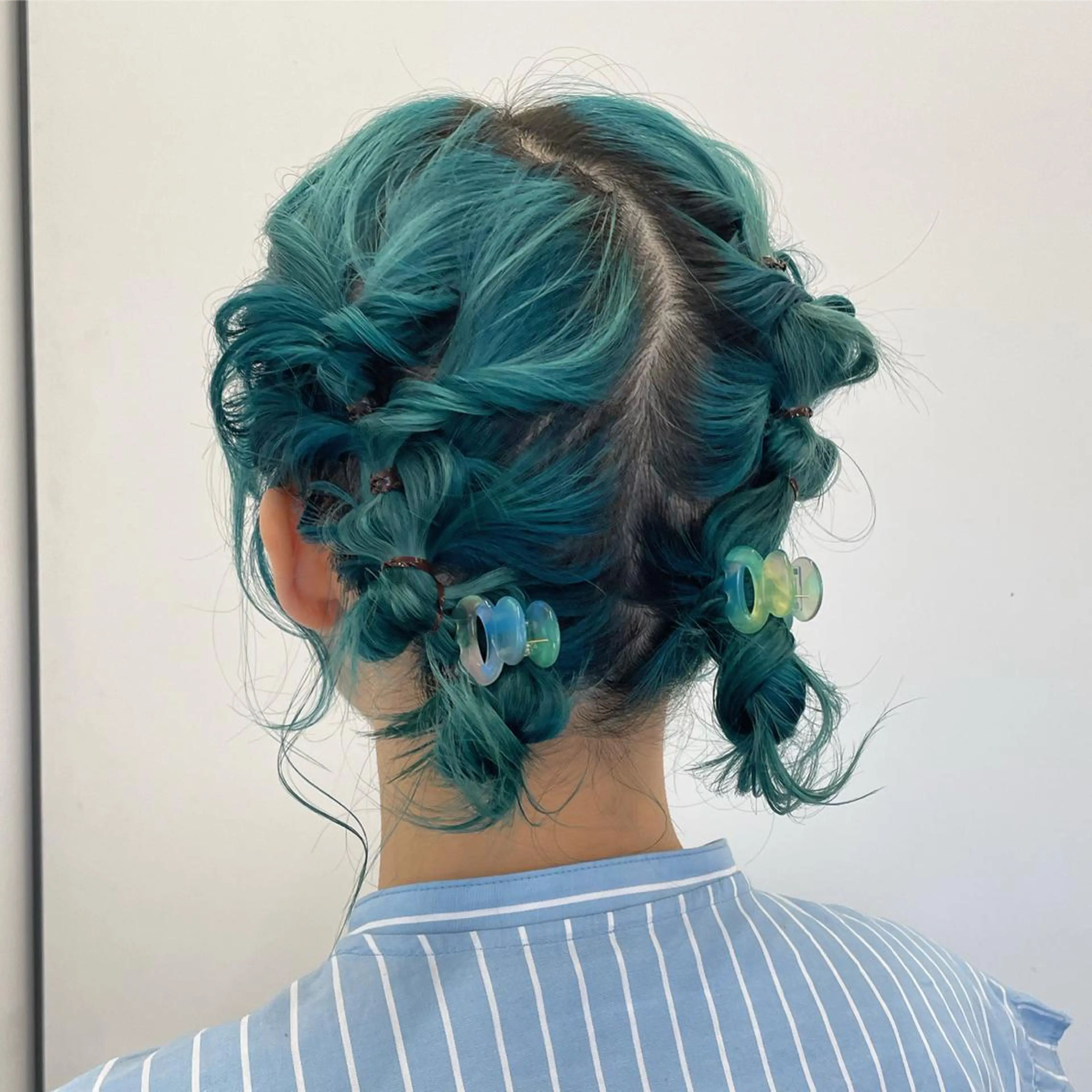 ミディアム ヘアアレンジ パーマ、ボブ、透明感 カラー、小須田ゆあのヘアスタイル