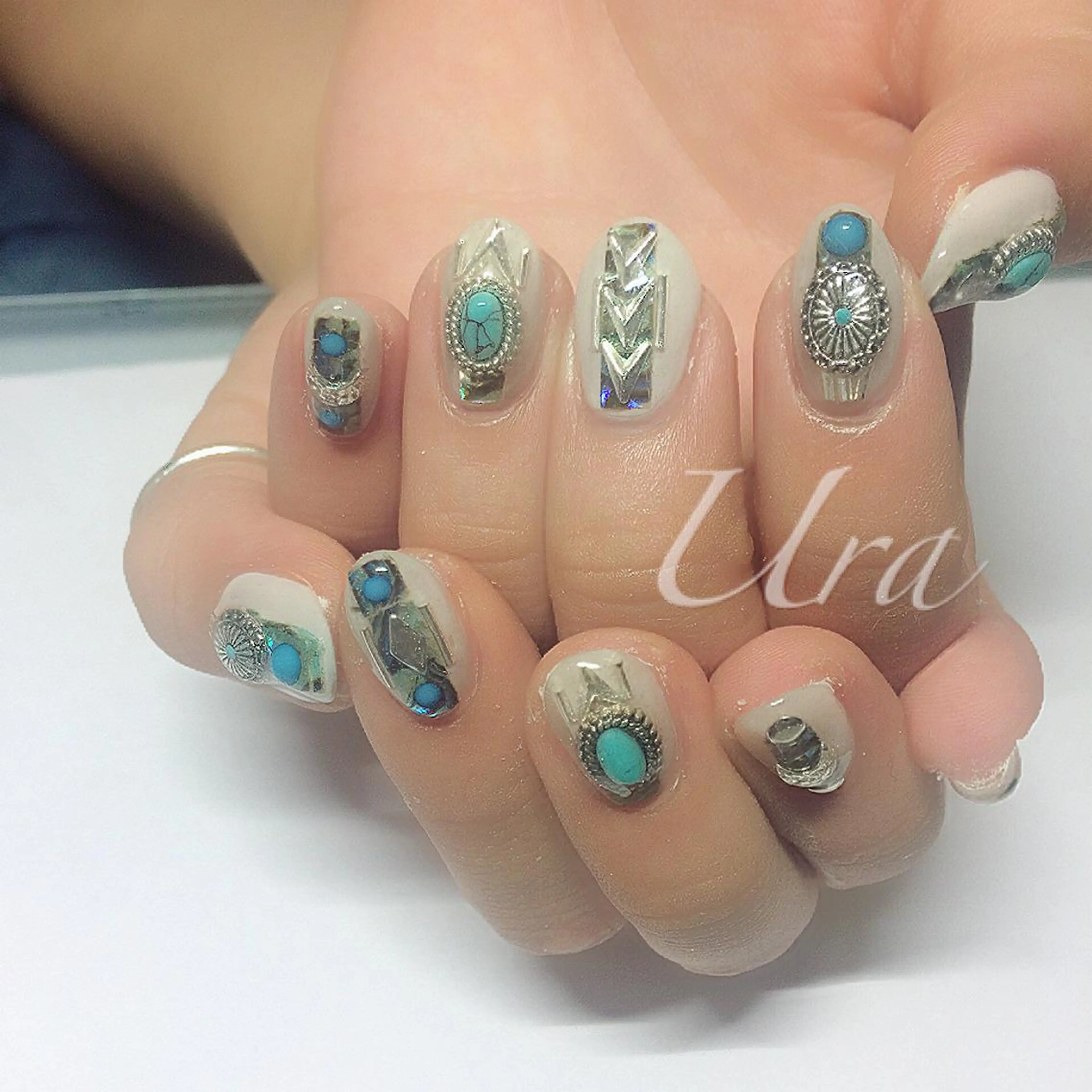 ネイル シルバー UrakoNail 《nail》のネイルデザイン