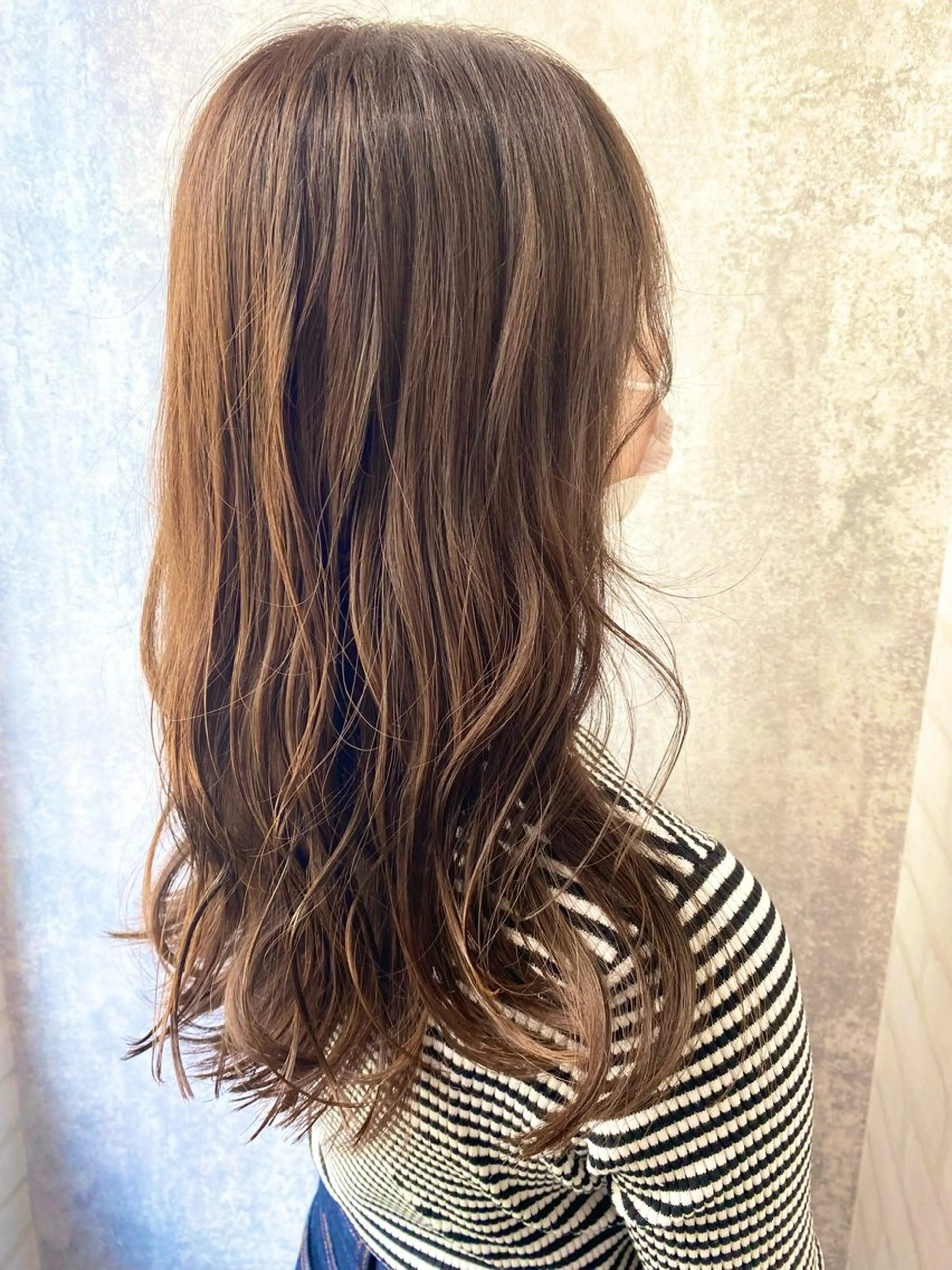セミロング カラー ベージュカラー ブリーチ ブリーチなしカラー ヘアカラー トリートメント 詩乃 暖色系🎀レイヤーのヘアスタイル