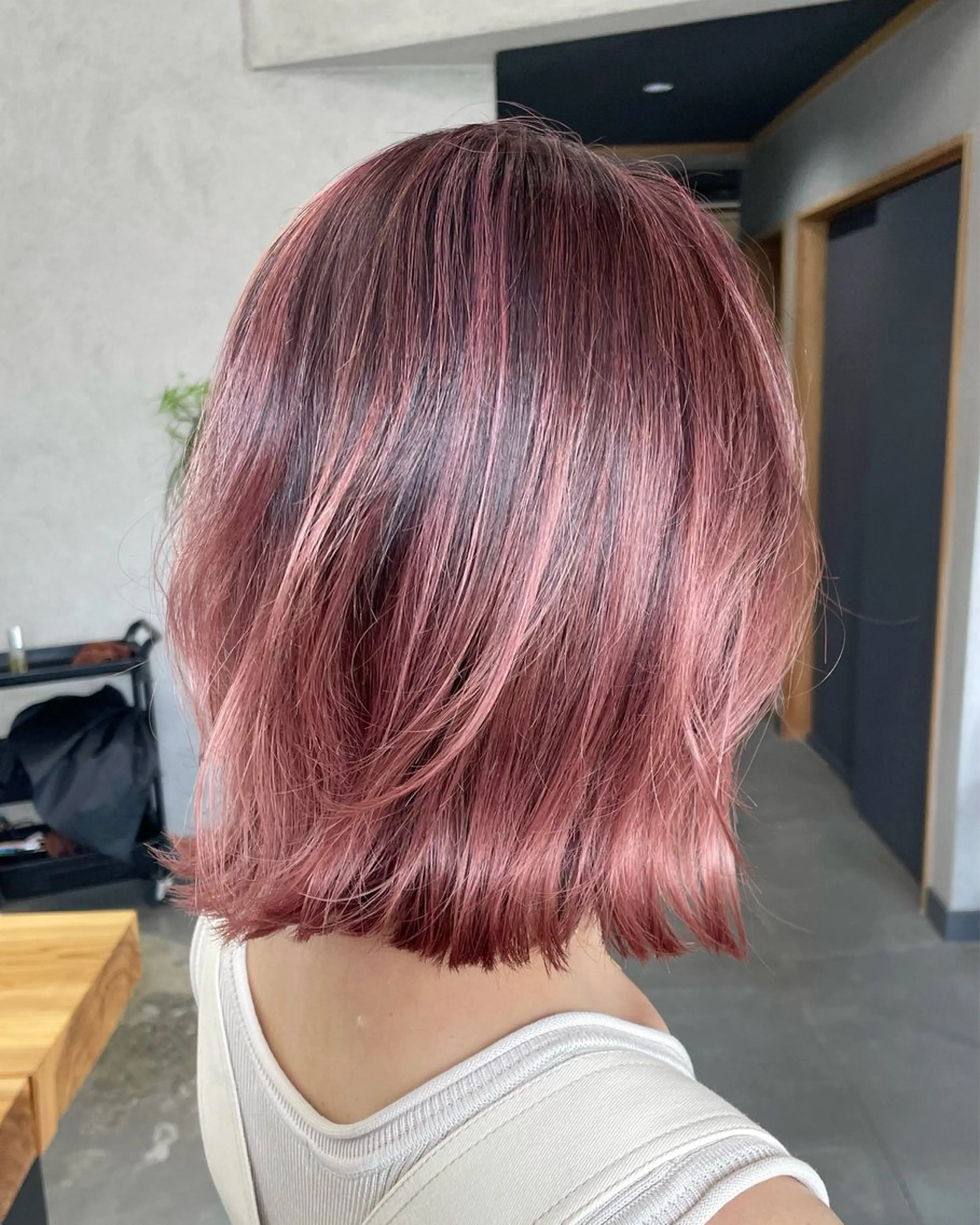 カラー ピンクカラー ヘアカラー ヘッドスパ CALVINA所属・岡田 真綾のヘアスタイル