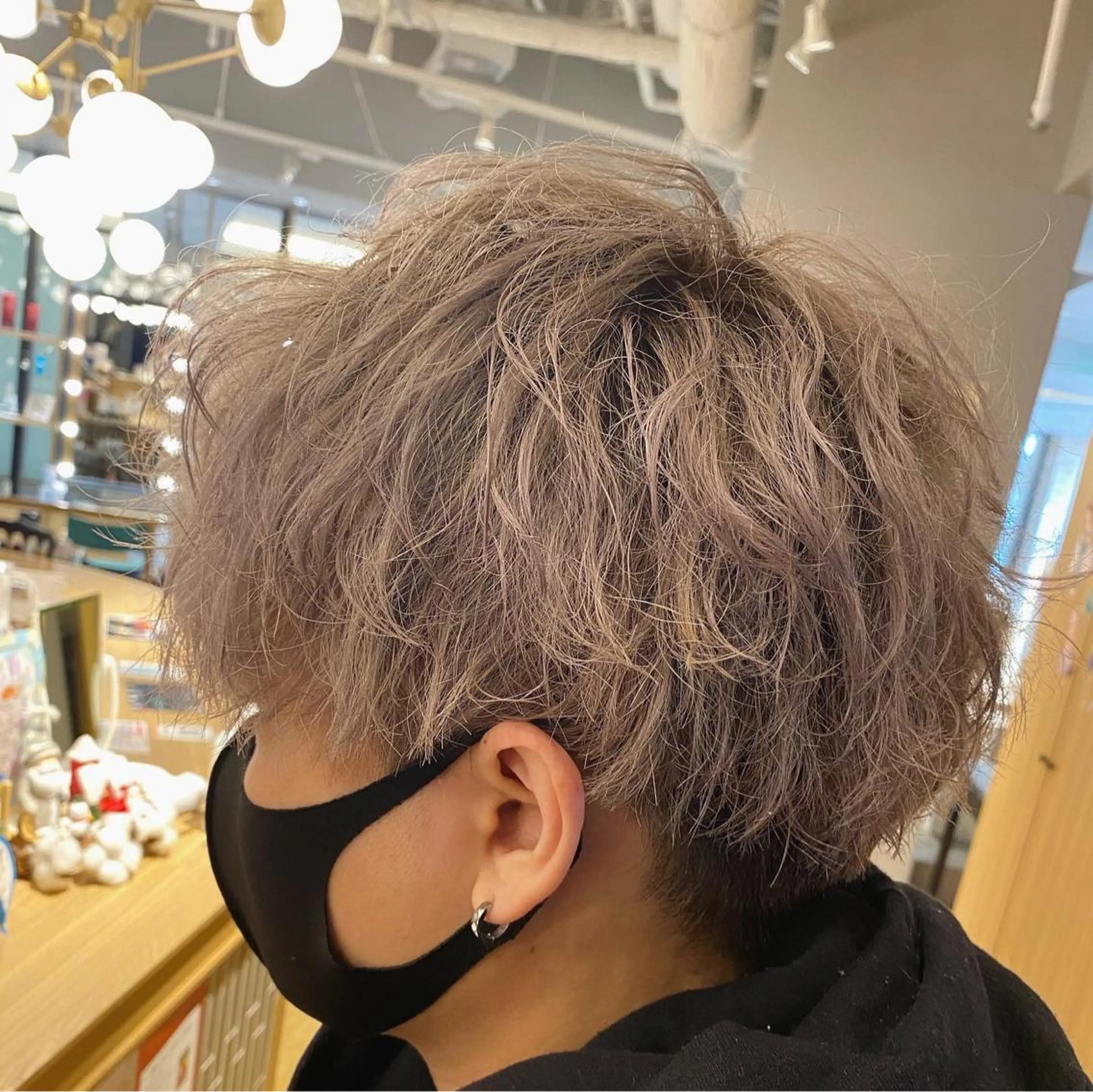 ショート カラー メンズ メンズブリーチ ブリーチ unopulir Vamos店所属・梅田茶屋町メンズ 専門美容師 山元一平のヘアスタイル