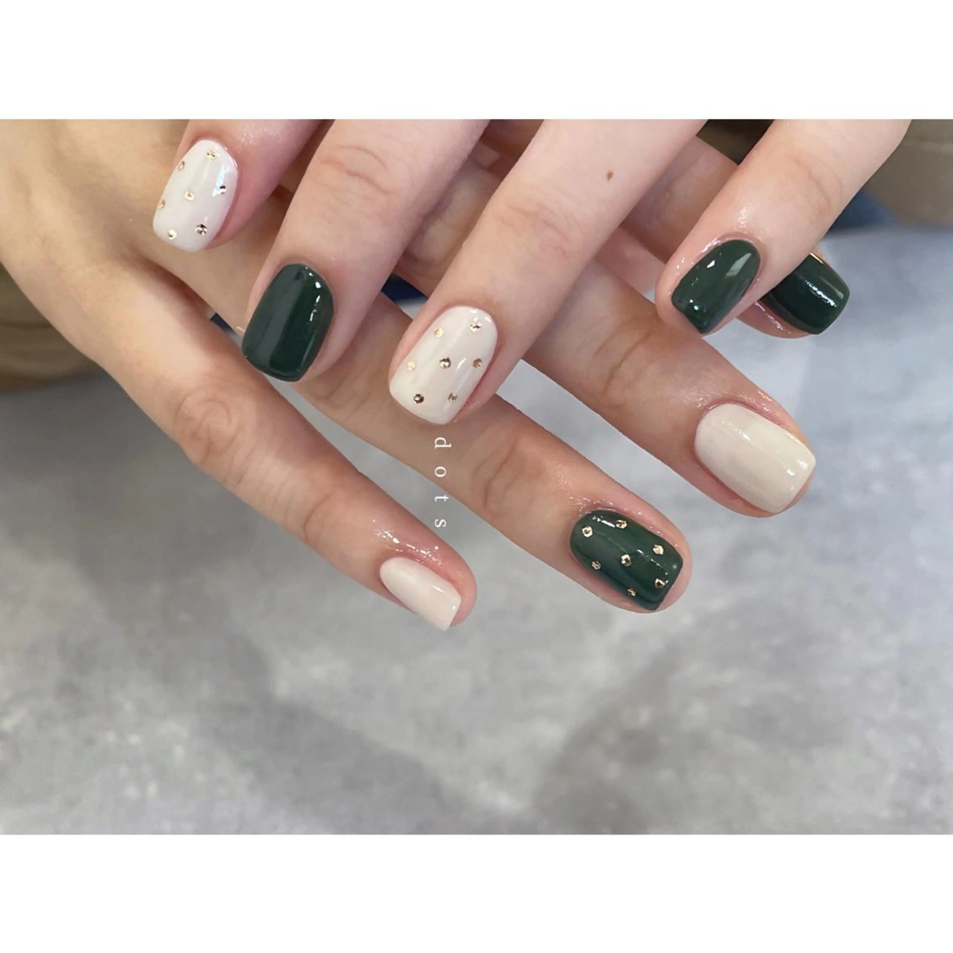 ネイル アートネイル ドット グリーン ミラーネイル ニュアンスネイル lacier nailのネイルデザイン