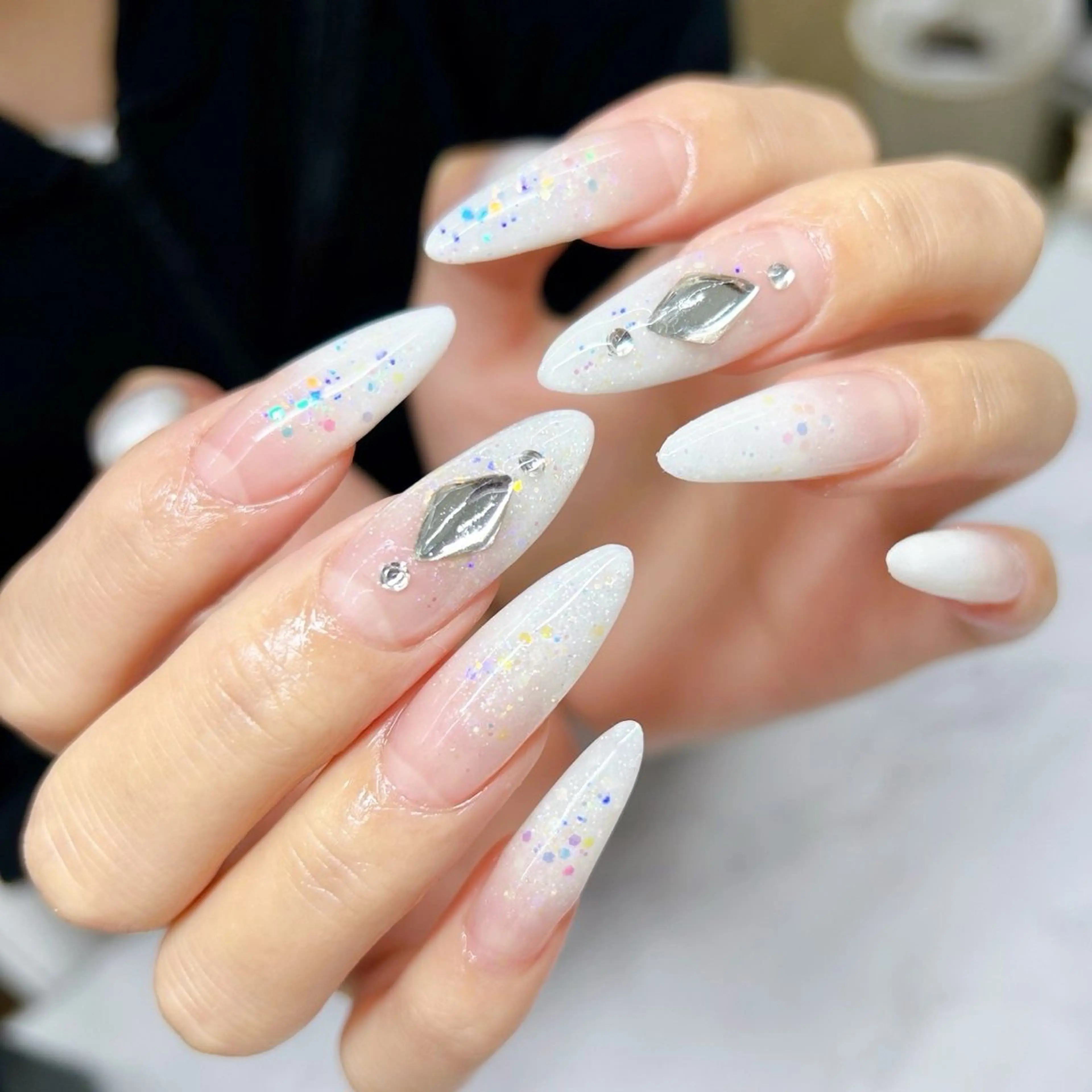 ネイル 長さ出し グラデーション ラメ(グリッター) ラメグラデーション スカルプネイル blanca🌺 mayu(東白楽)のマツエク・マツパデザイン