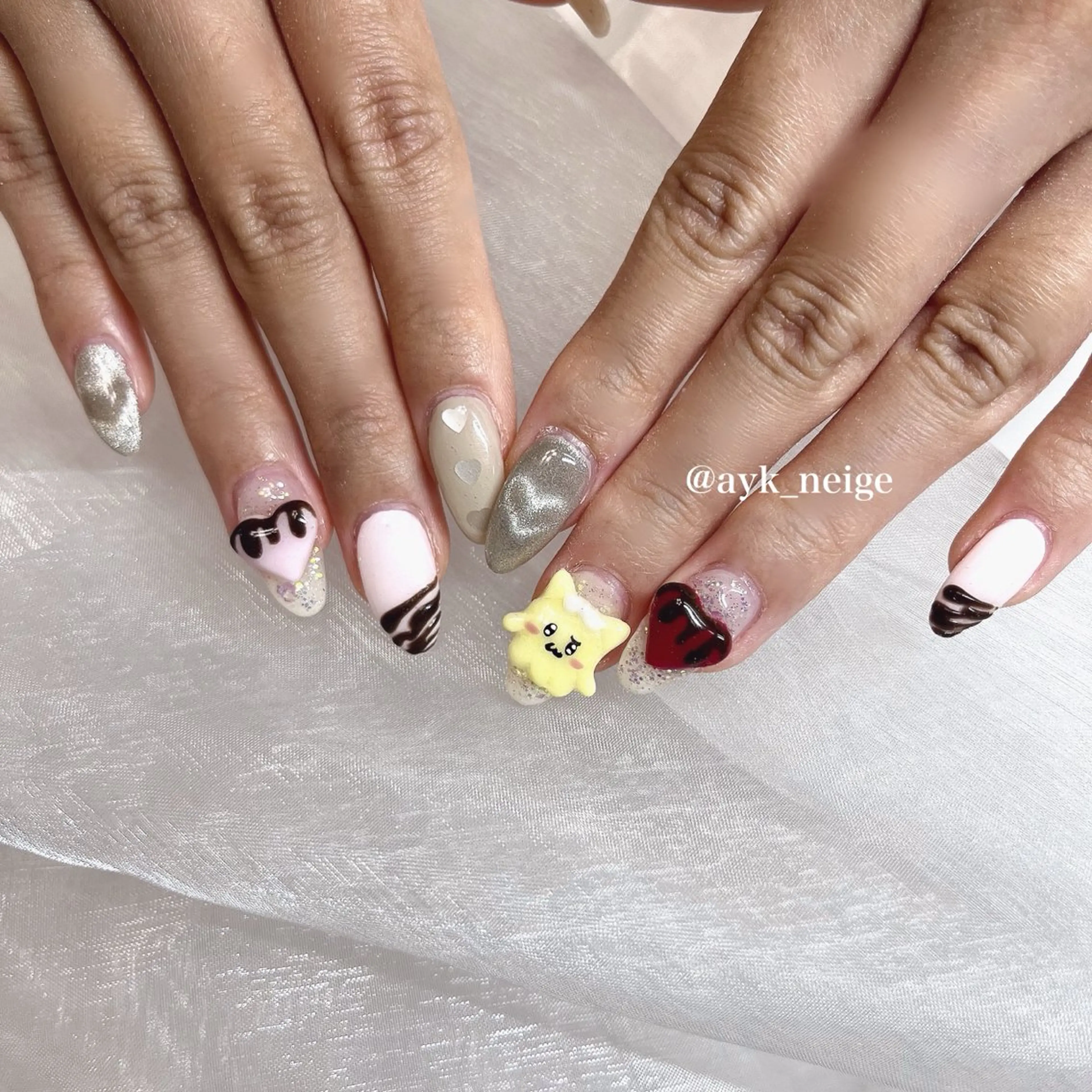 ネイル フットネイル キラキラネイル 韓国ネイル リボン n'eige nail所属・大谷 綾香のネイルデザイン