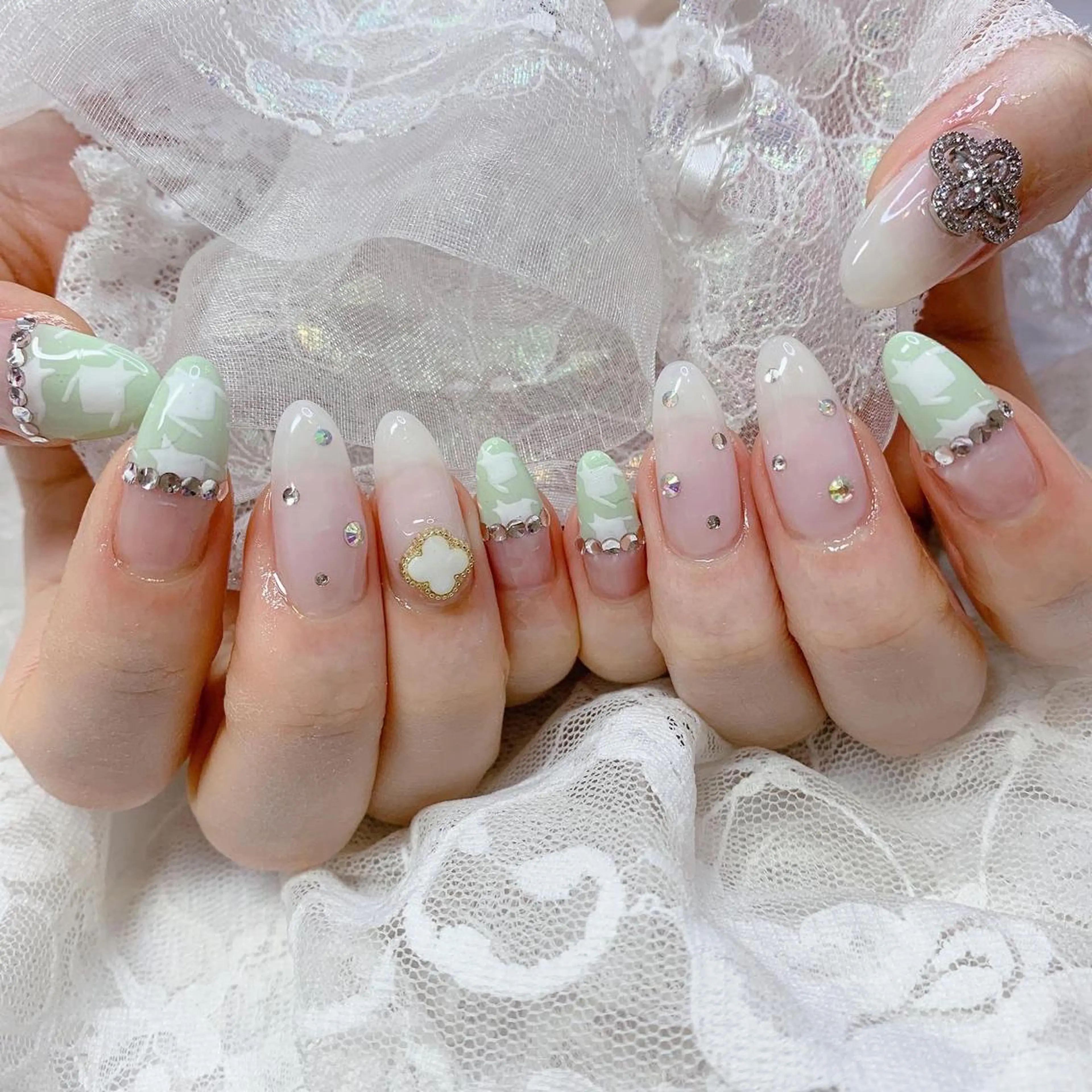 ネイル ハンドネイル La neige* yuki 🥯🍑のネイルデザイン