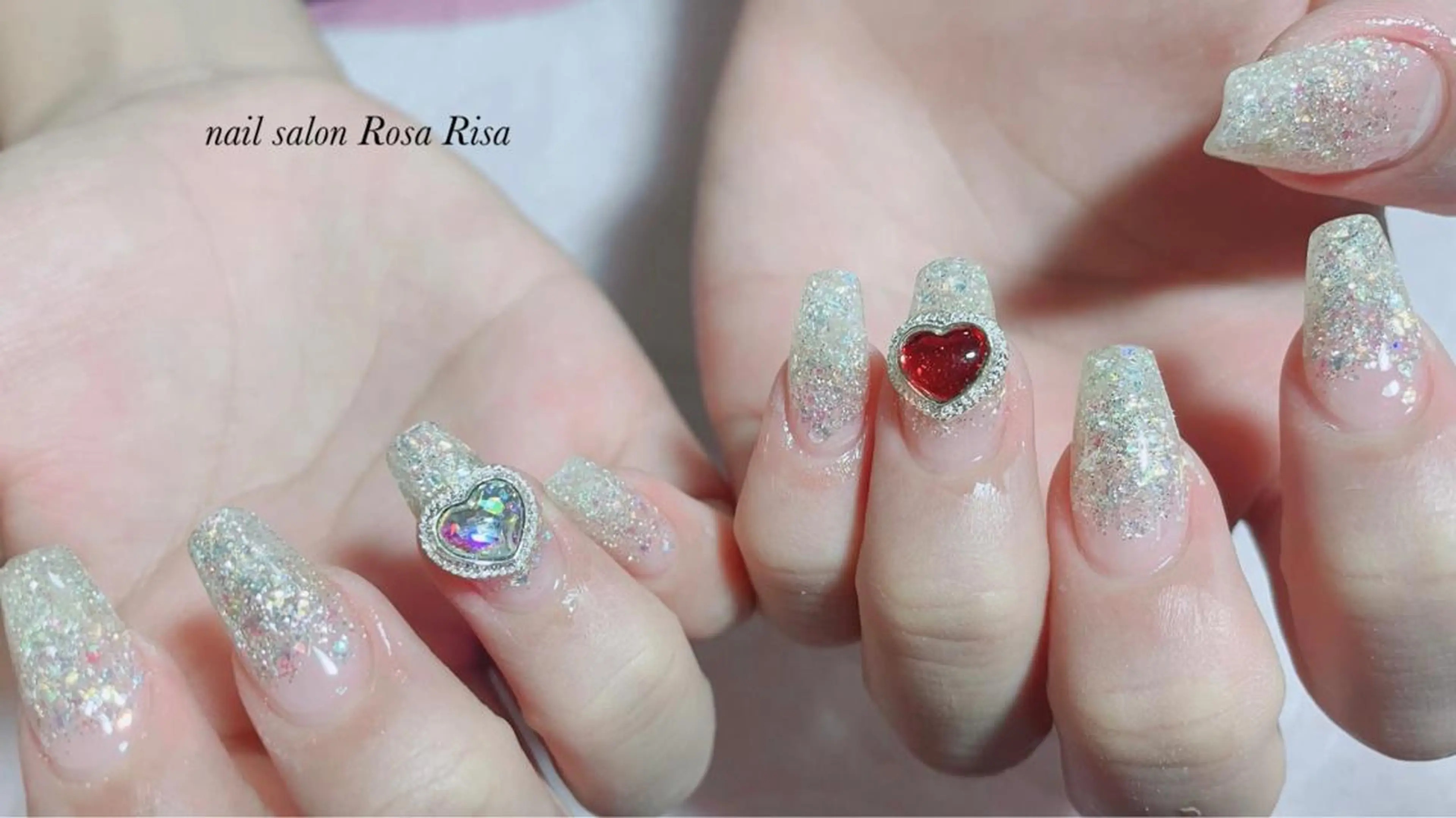 セミロング アイブロウ ハンドネイル ネイルスタジオ シェイクユアハンズのネイルデザイン