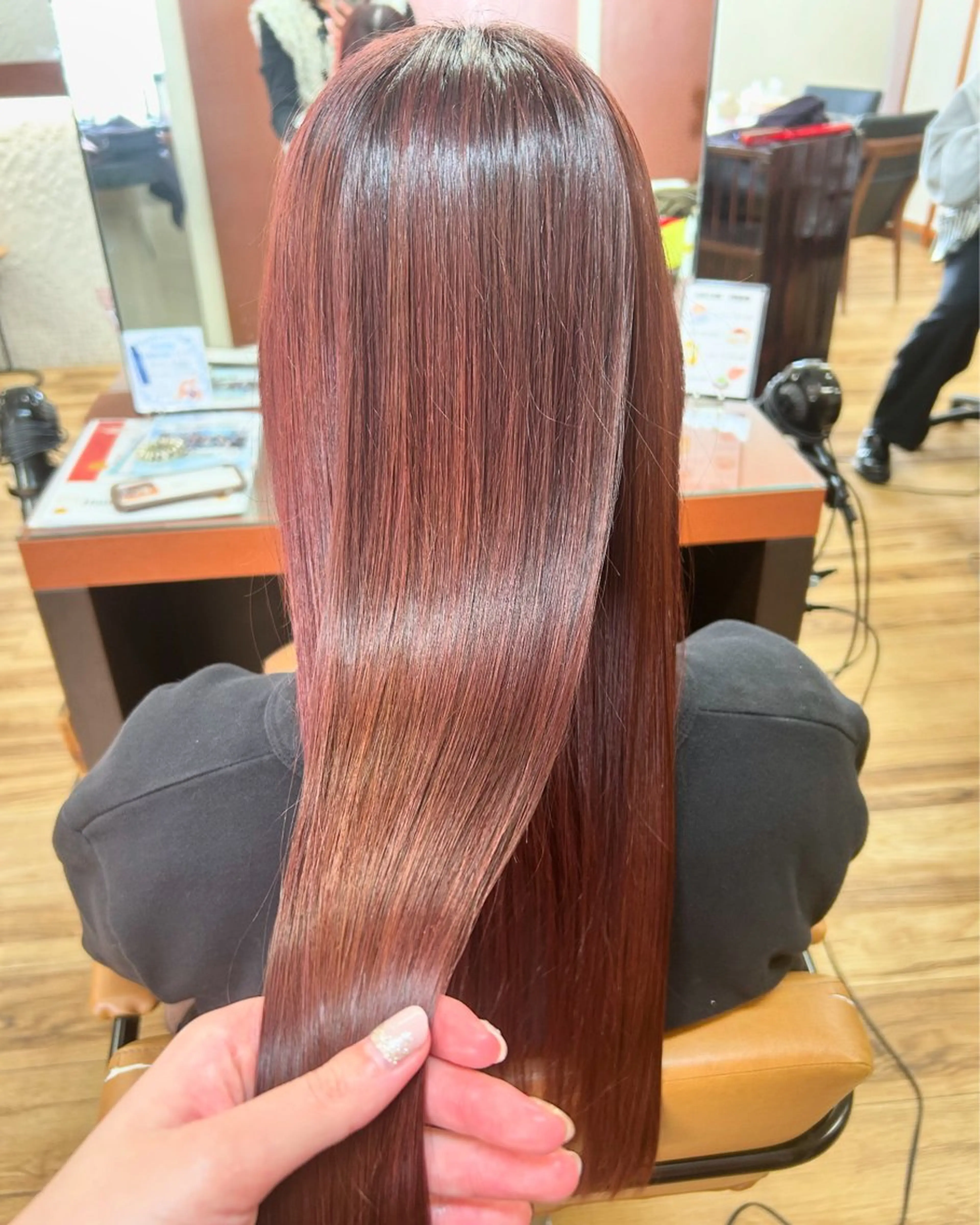 ロング 榮 百合香のヘアスタイル