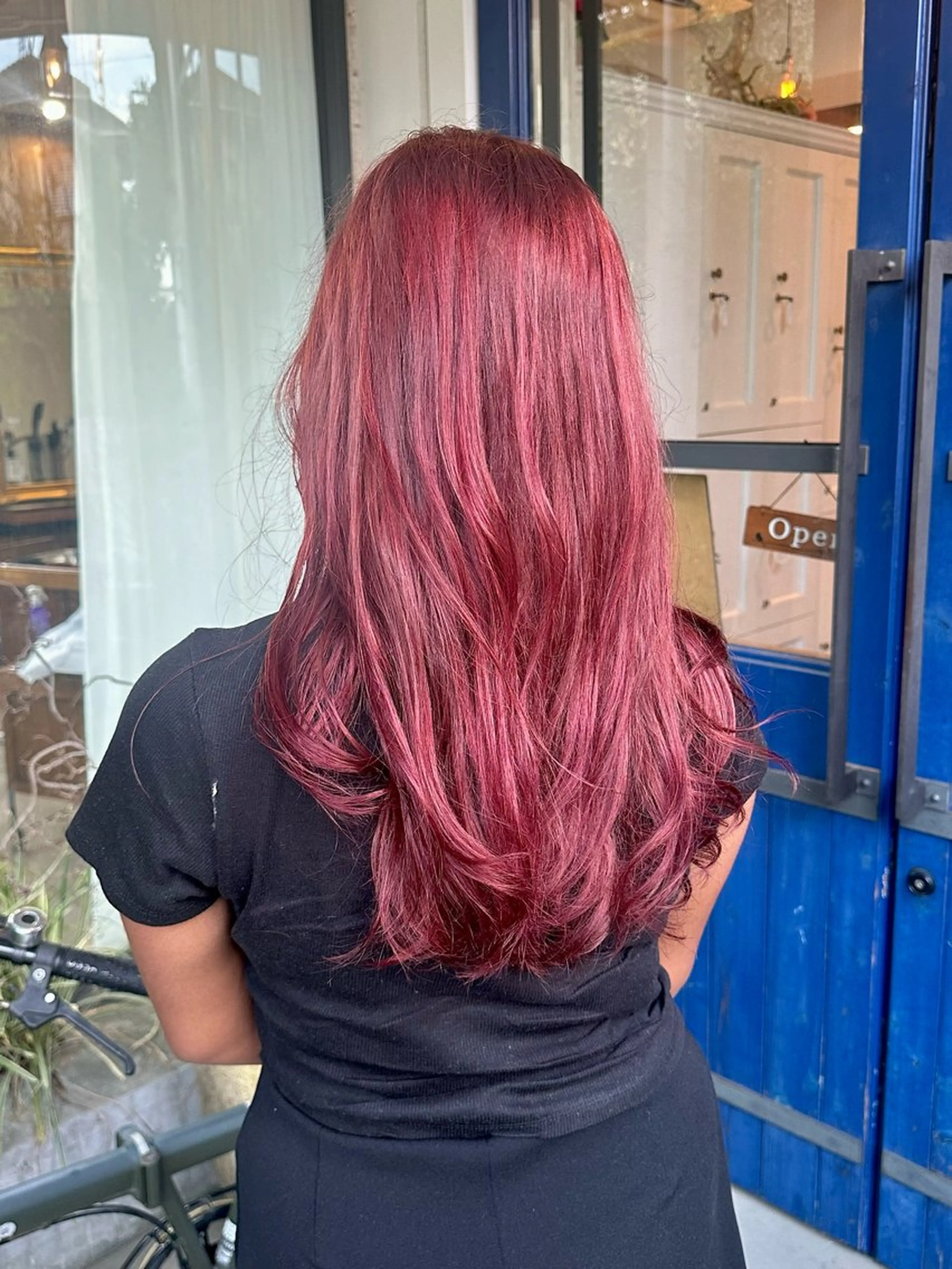 ロング カラー レッドカラー ヘアカラー トリートメント rebloom所属・山之内匠/艶カラー/ ハイトーン/ブリーチのヘアスタイル