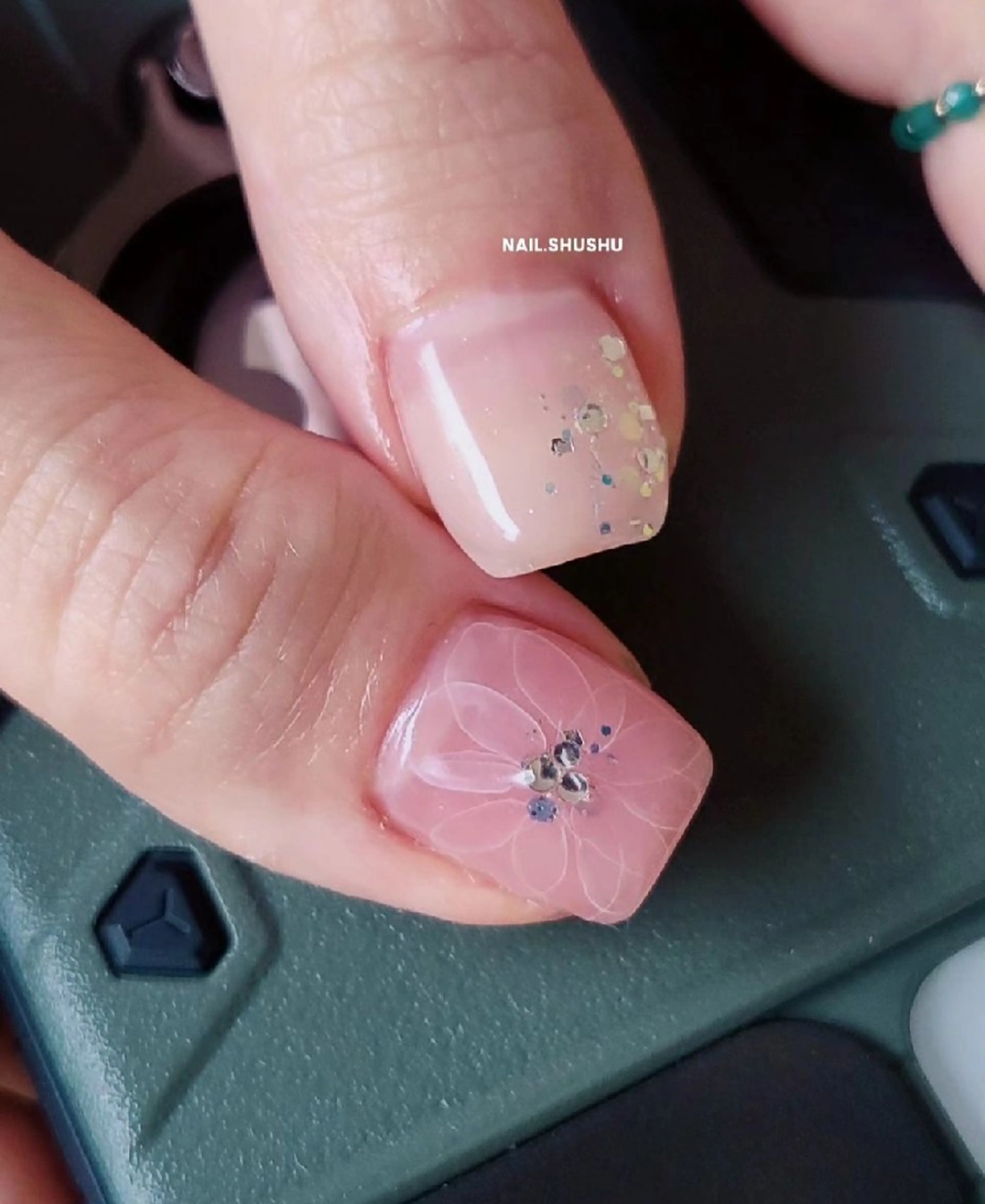 ネイル 持ち込み ニュアンスネイル ワンカラーネイル シンプルネイル 春ネイル ハンドネイル 3dパーツ/流行り 👧shushu❤️のネイルデザイン