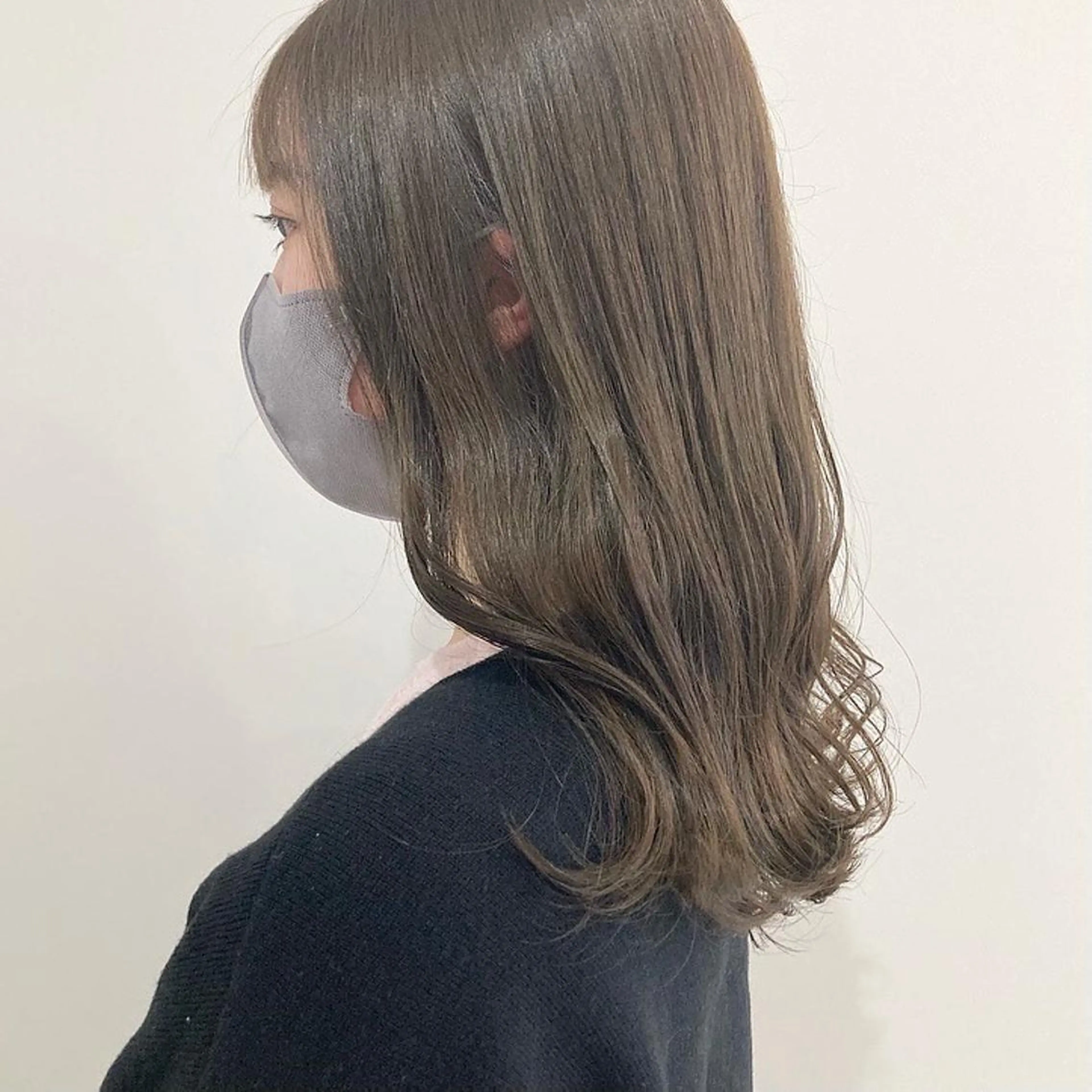 ミディアム カラー ベージュカラー ブリーチ 透明感カラー ブリーチなしカラー オリーブベージュ お洒落パーマ/ 艶カラー/michiのヘアスタイル