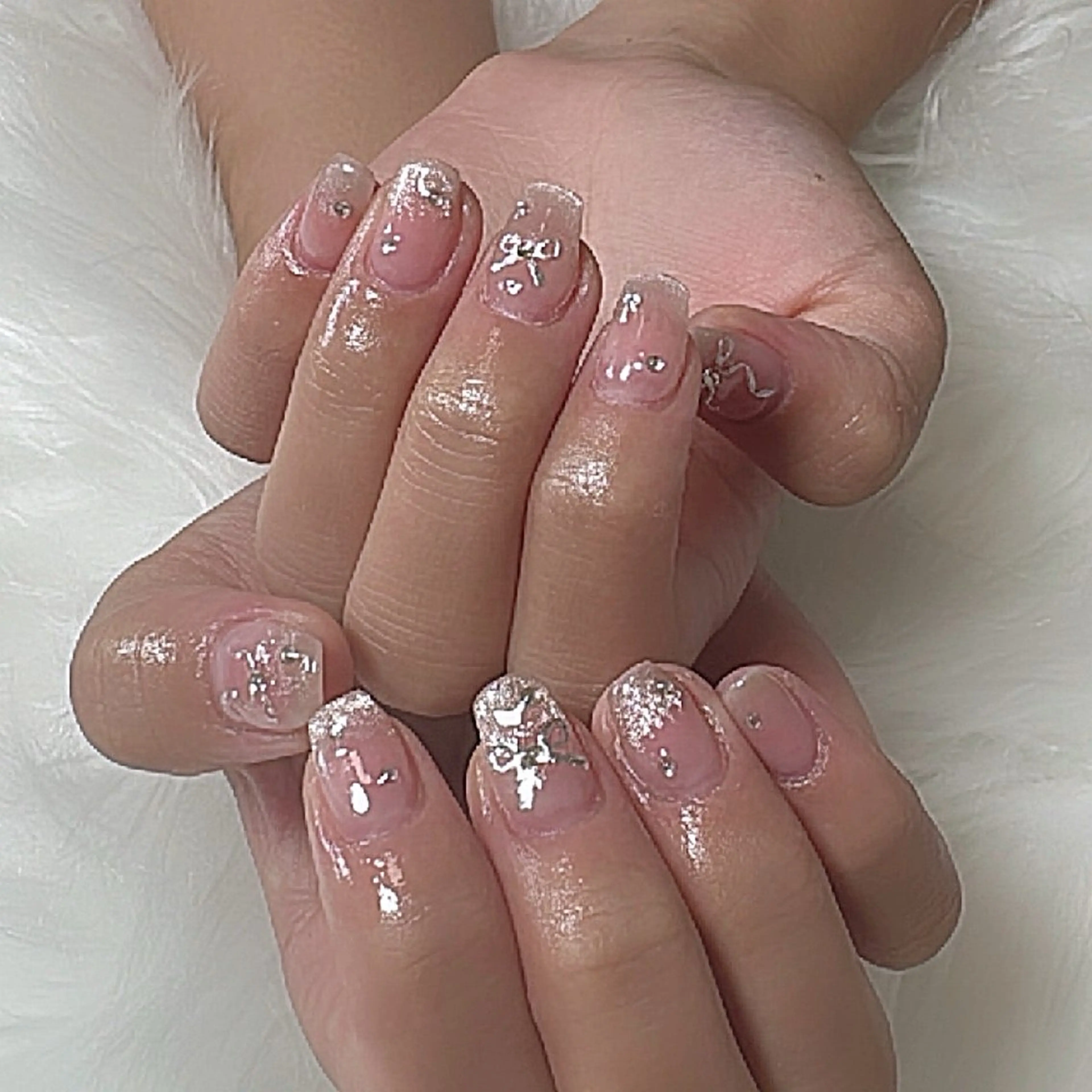 ネイル シュシュ 🎀 girly nailのネイルデザイン