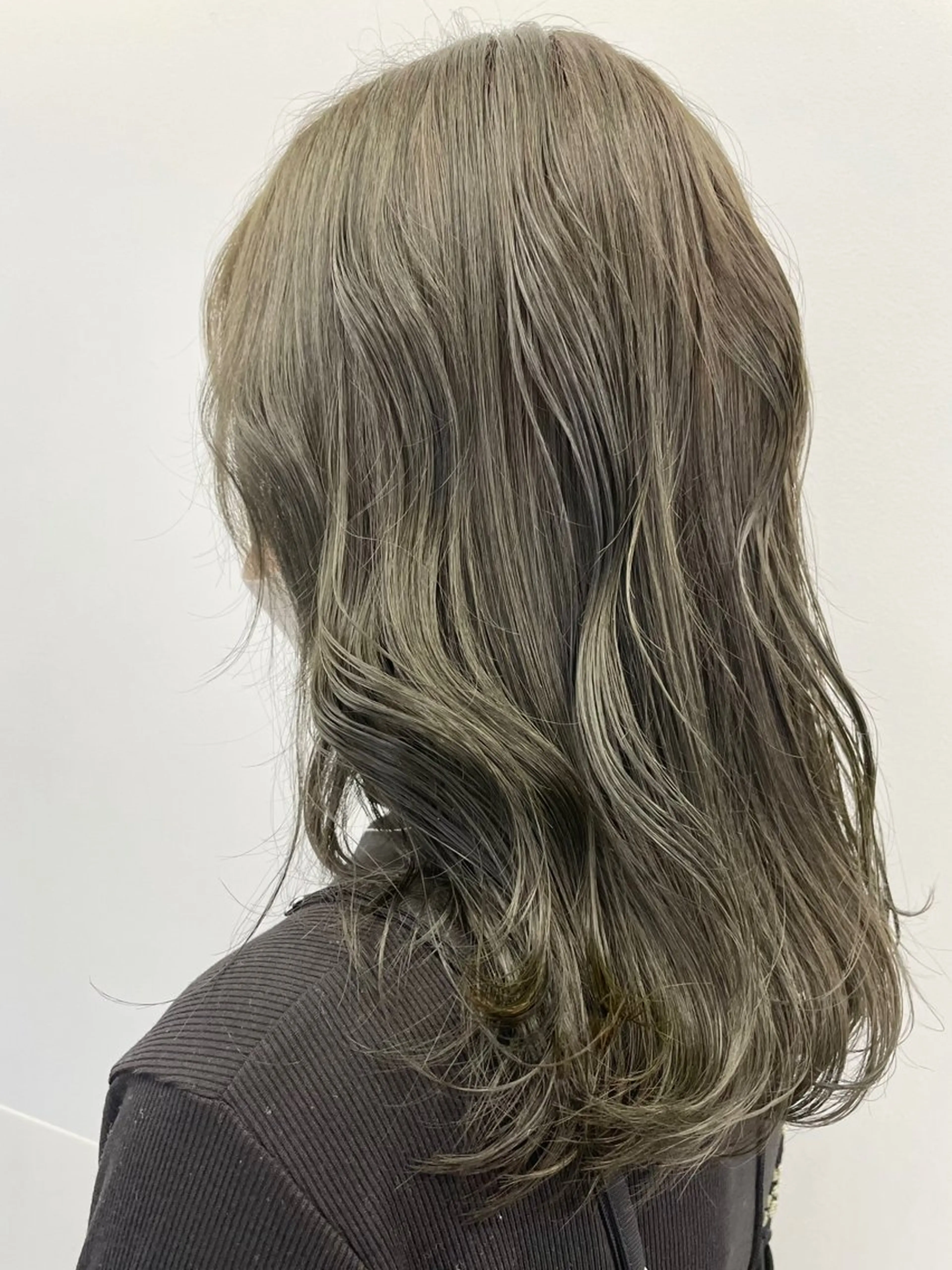 ミディアム カラー グレージュ オリーブカラー オリーブグレージュ オリーブグレー ダブルカラー🦖 /髪質改善⚡️しおりのヘアスタイル