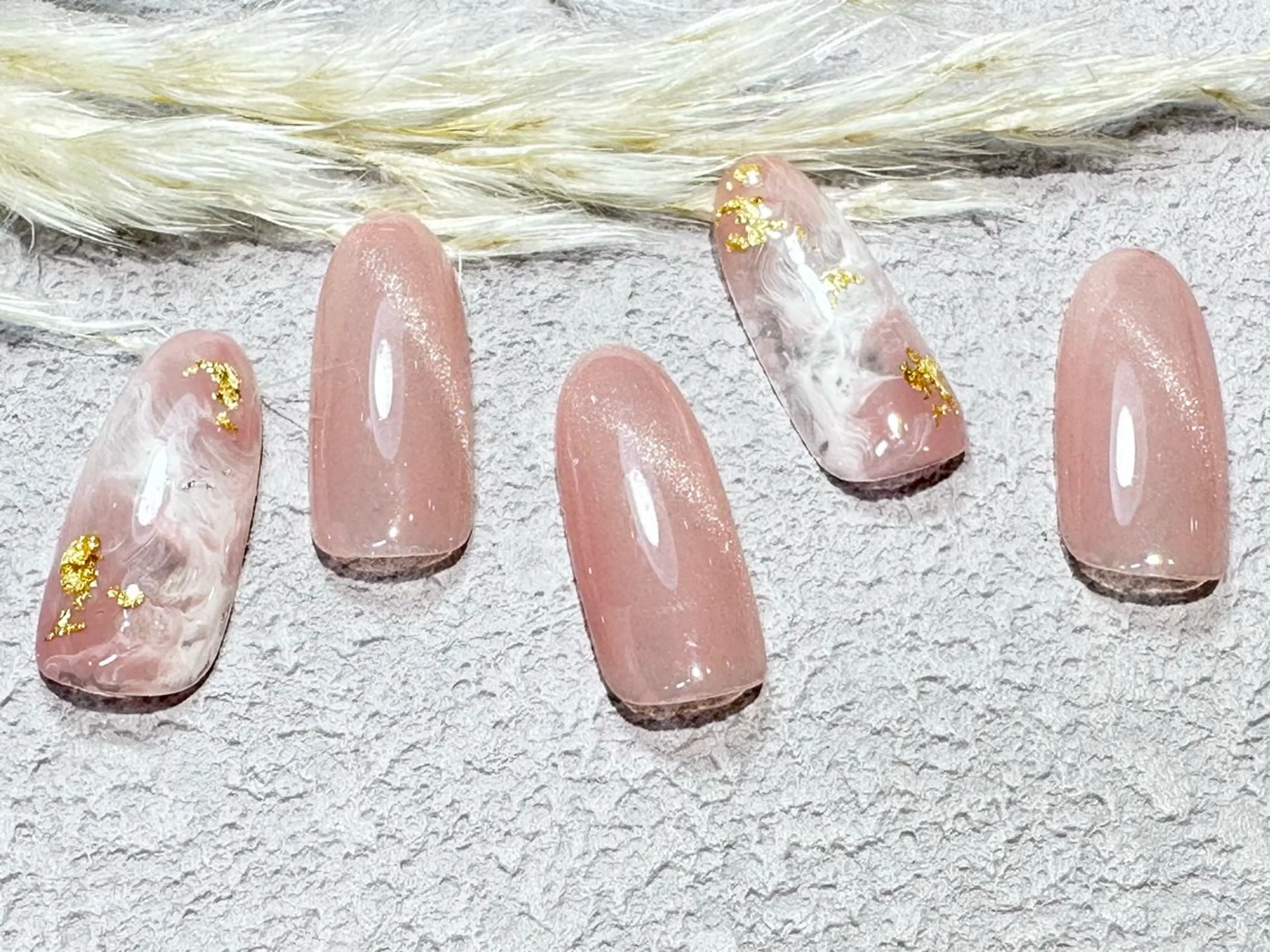 ネイル オーロラネイル ジェルネイル ニュアンスネイル オフィスネイル シンプルネイル ネイルサロン パールのネイルデザイン