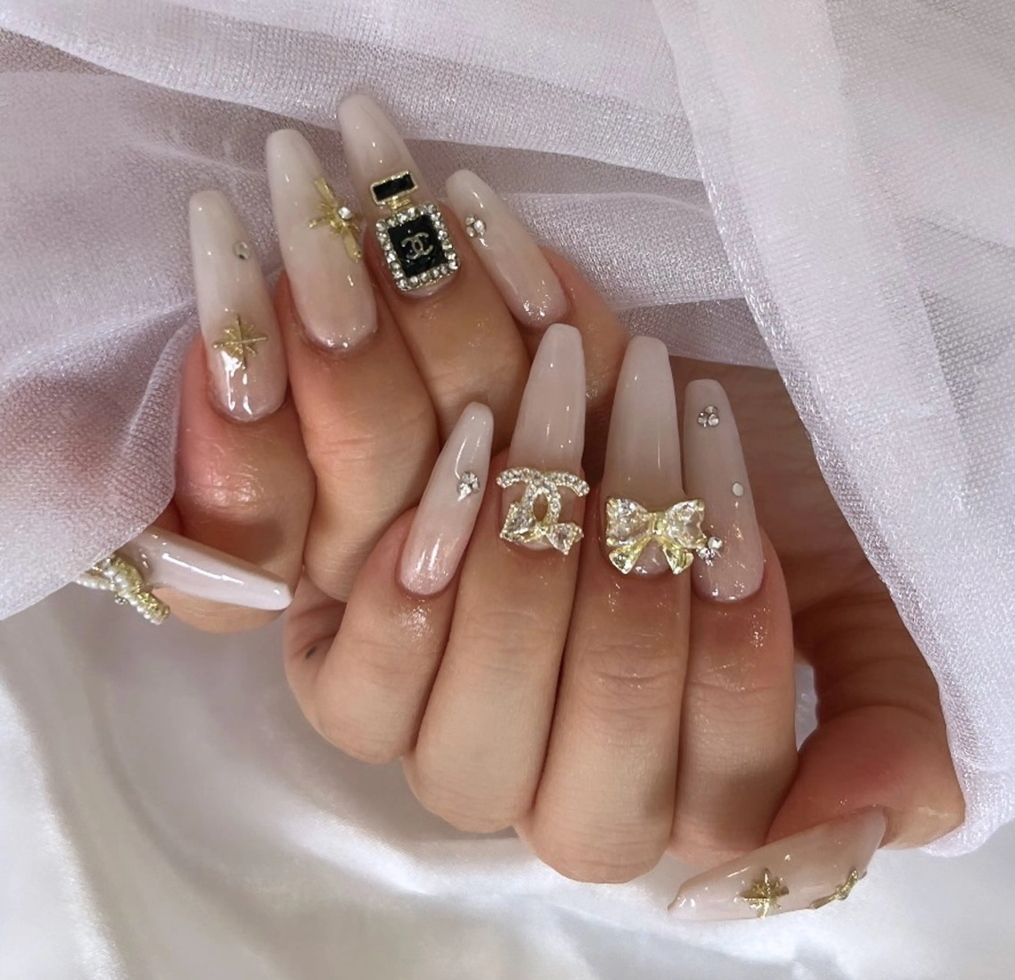 ネイル SALON ELVI.所属・SALON ELVI.のネイルデザイン