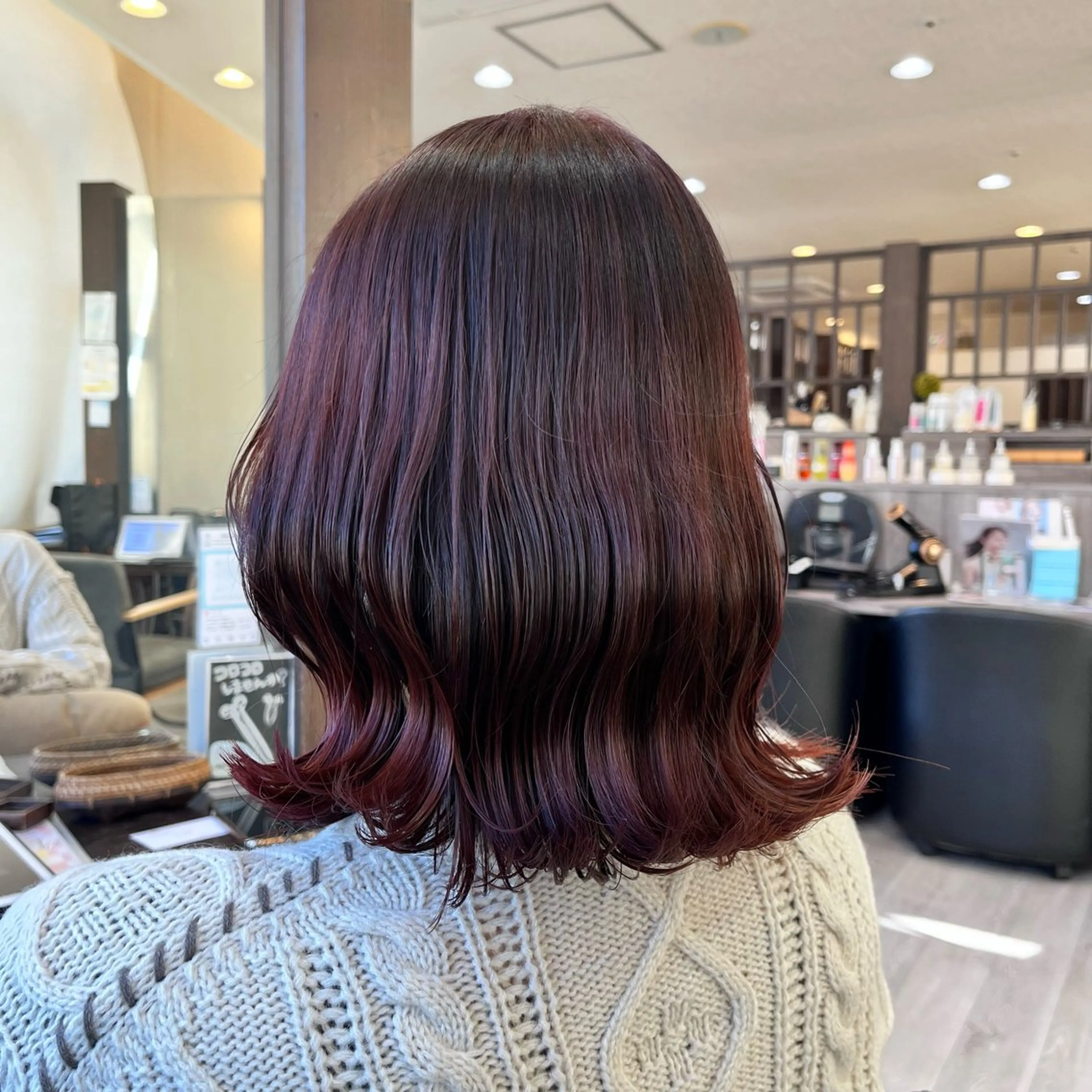 ミディアム カット ヘアカラー トリートメント 西 沙菜/トレンド カラー/透明感カラーのヘアスタイル