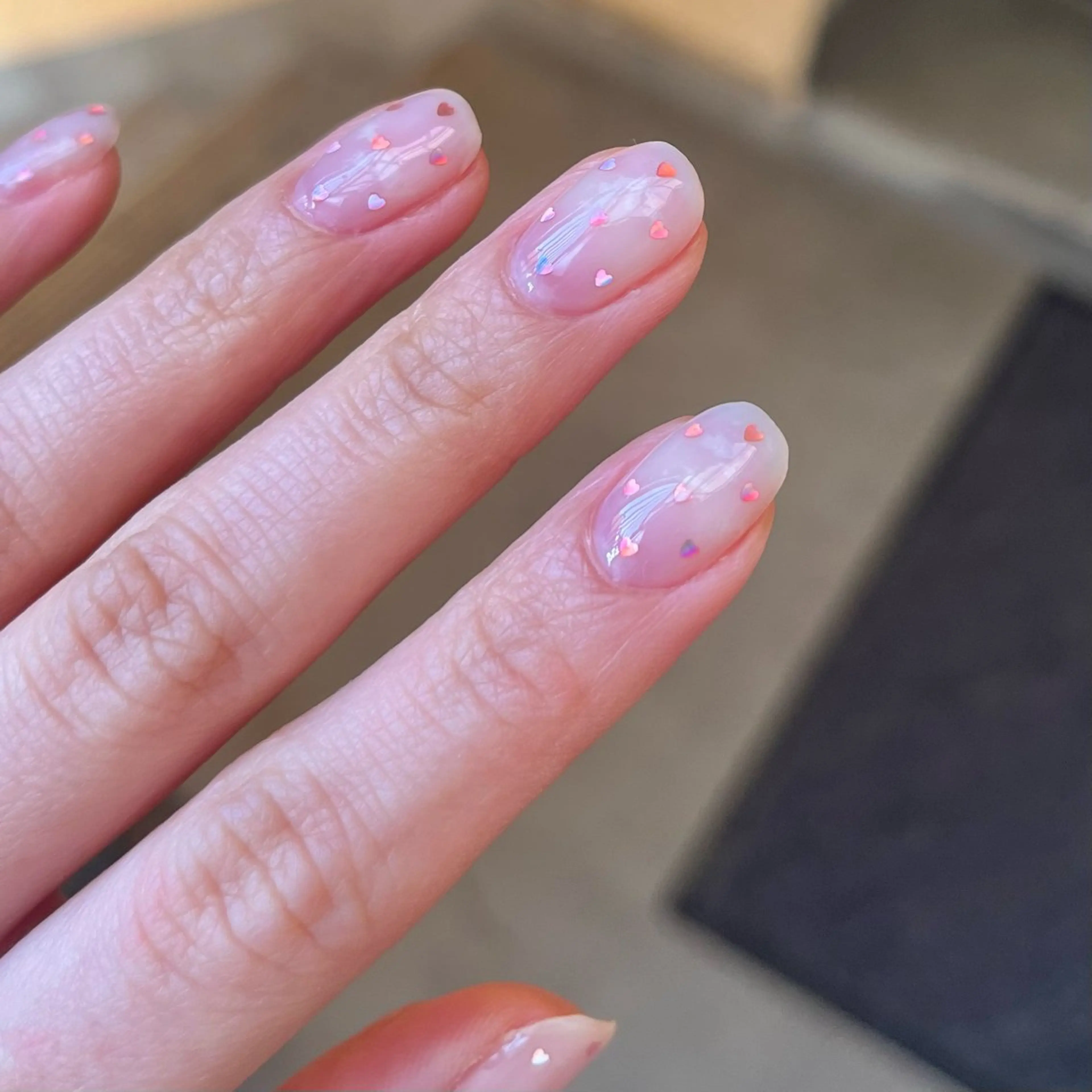 ネイル オーロラネイル ゴールド ハート ホログラムネイル 赤色 ハンドネイル nail heron所属・saki_ nail heronのその他イメージ