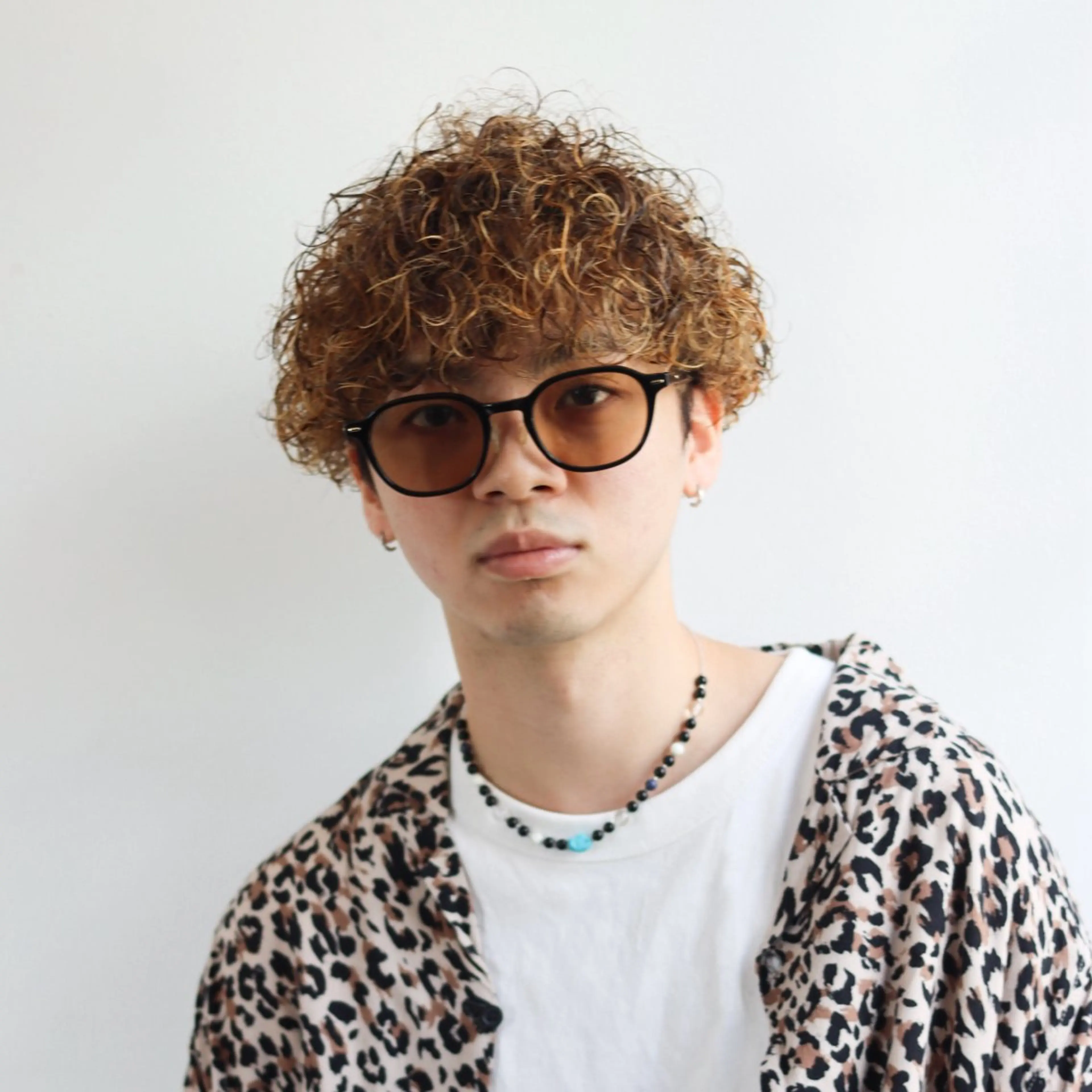 メンズ メンズハイライト メンズパーマ プードルパーマ プードルパーマ Bonheur所属・茨木メンズ/フェザー パーマ/酒井壮大のヘアスタイル