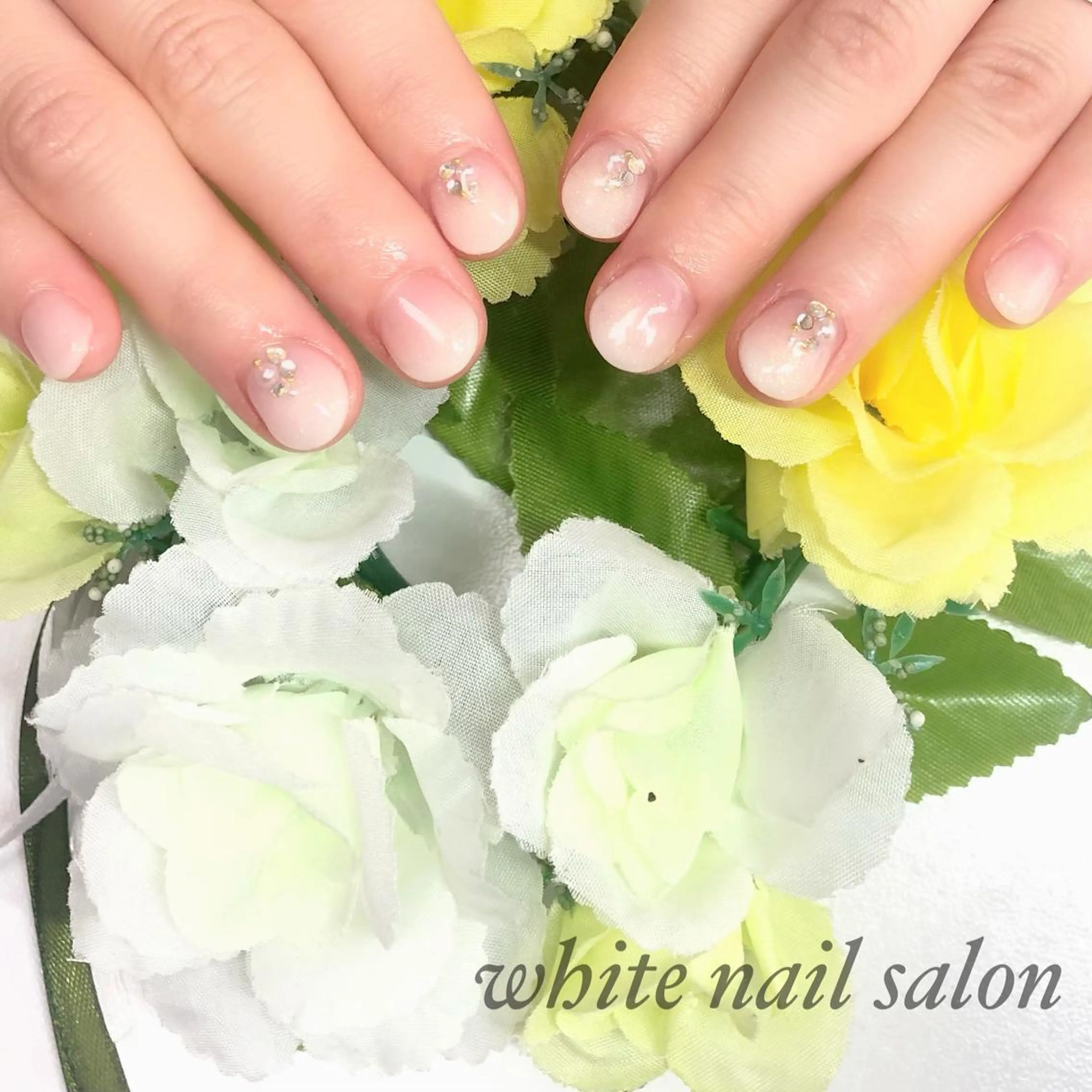 ネイル アートネイル フレンチネイル ジェルネイル ハードジェル 持ち込み ハンドネイル white nail salonのネイルデザイン