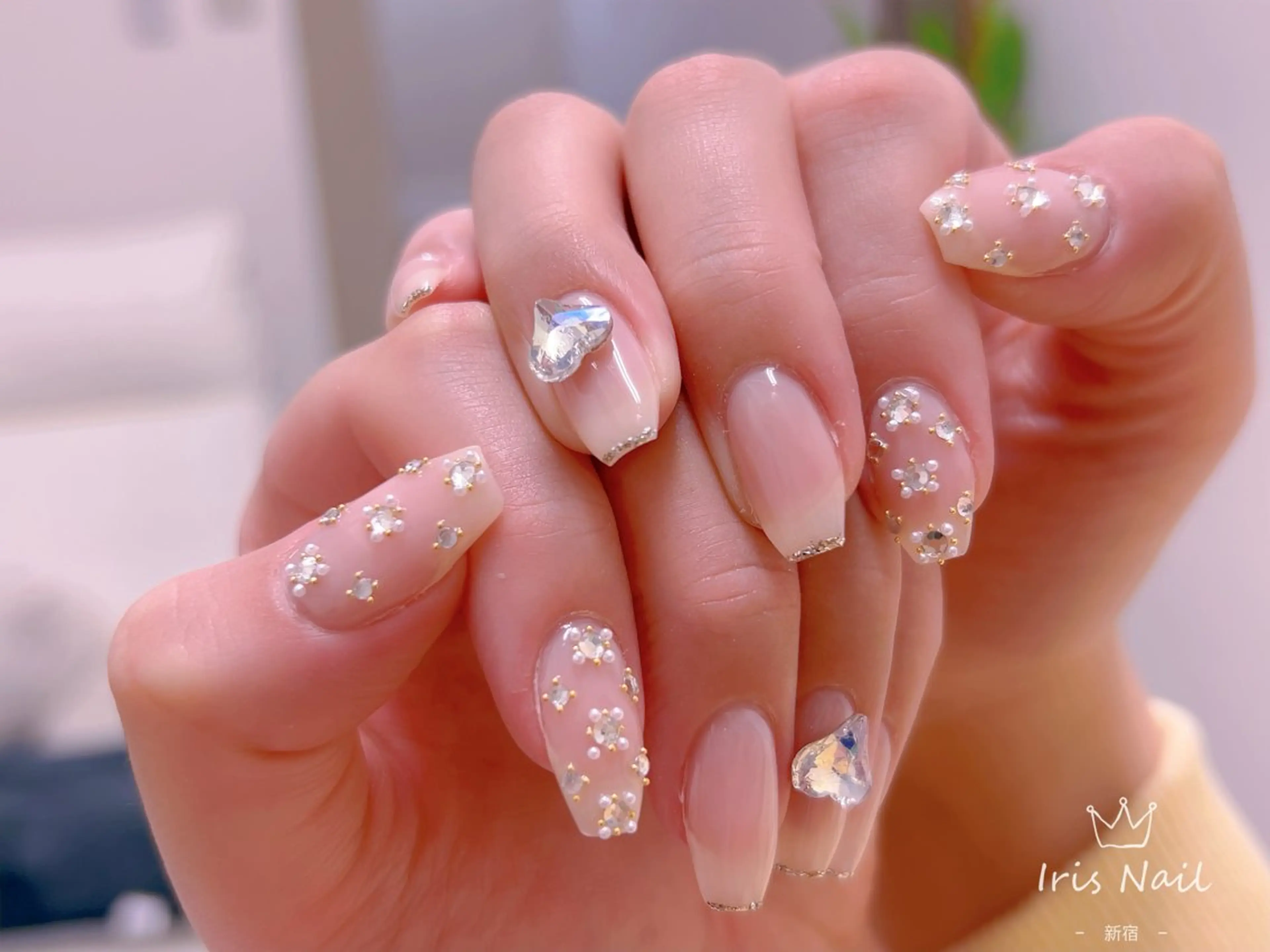 ネイル フレンチネイル ジェルネイル グラデーション 韓国ネイル マグネットネイル ハンドネイル 【長さ出し】 IRIS NAILのネイルデザイン