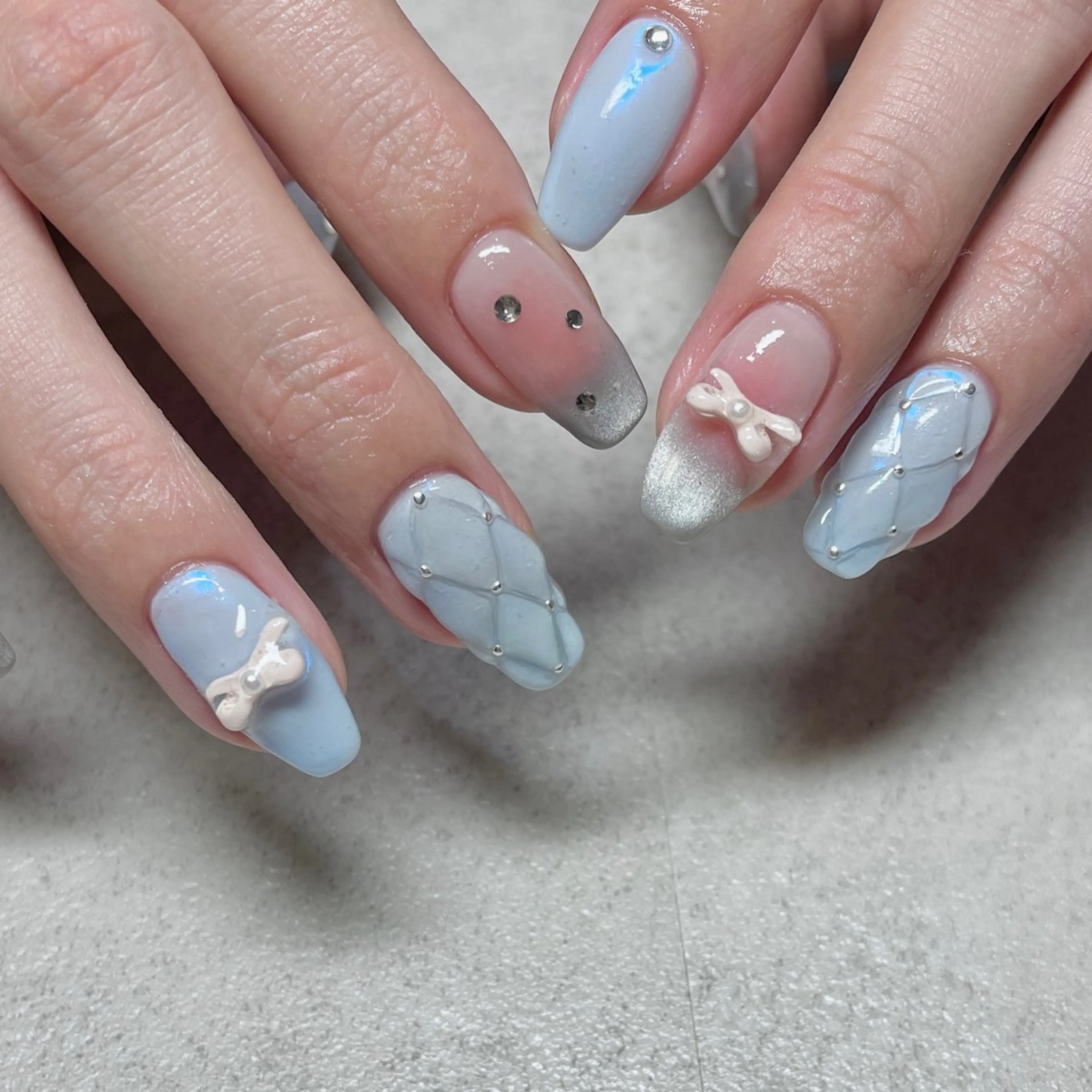 ネイル オーロラネイル ブルー チークネイル フレンチネイル マグネットネイル ハンドネイル acs.n所属・ネイル，耳つぼ 風間すみれのその他イメージ