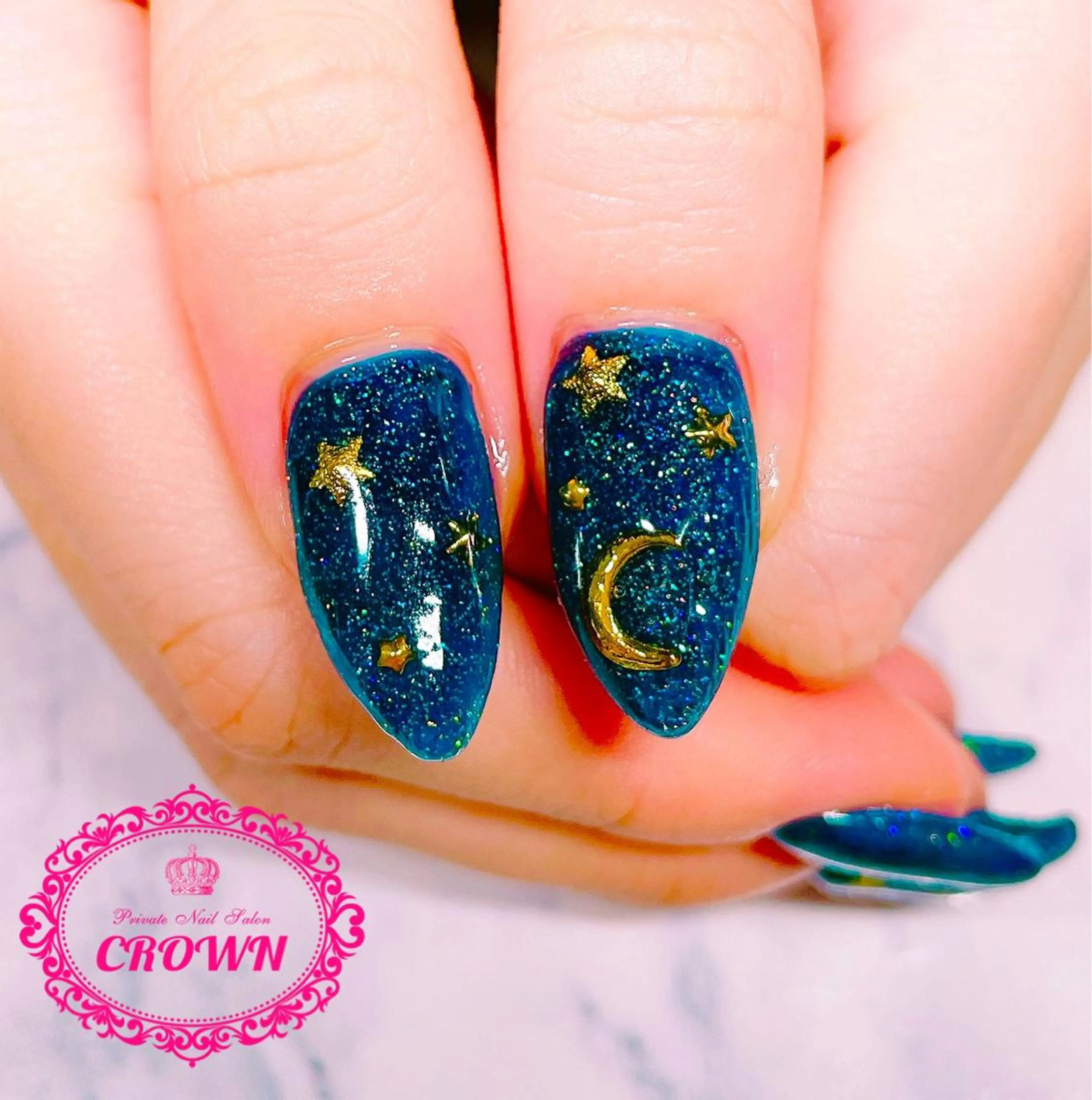 ネイル ハンドネイル CROWN プライベートサロンのネイルデザイン