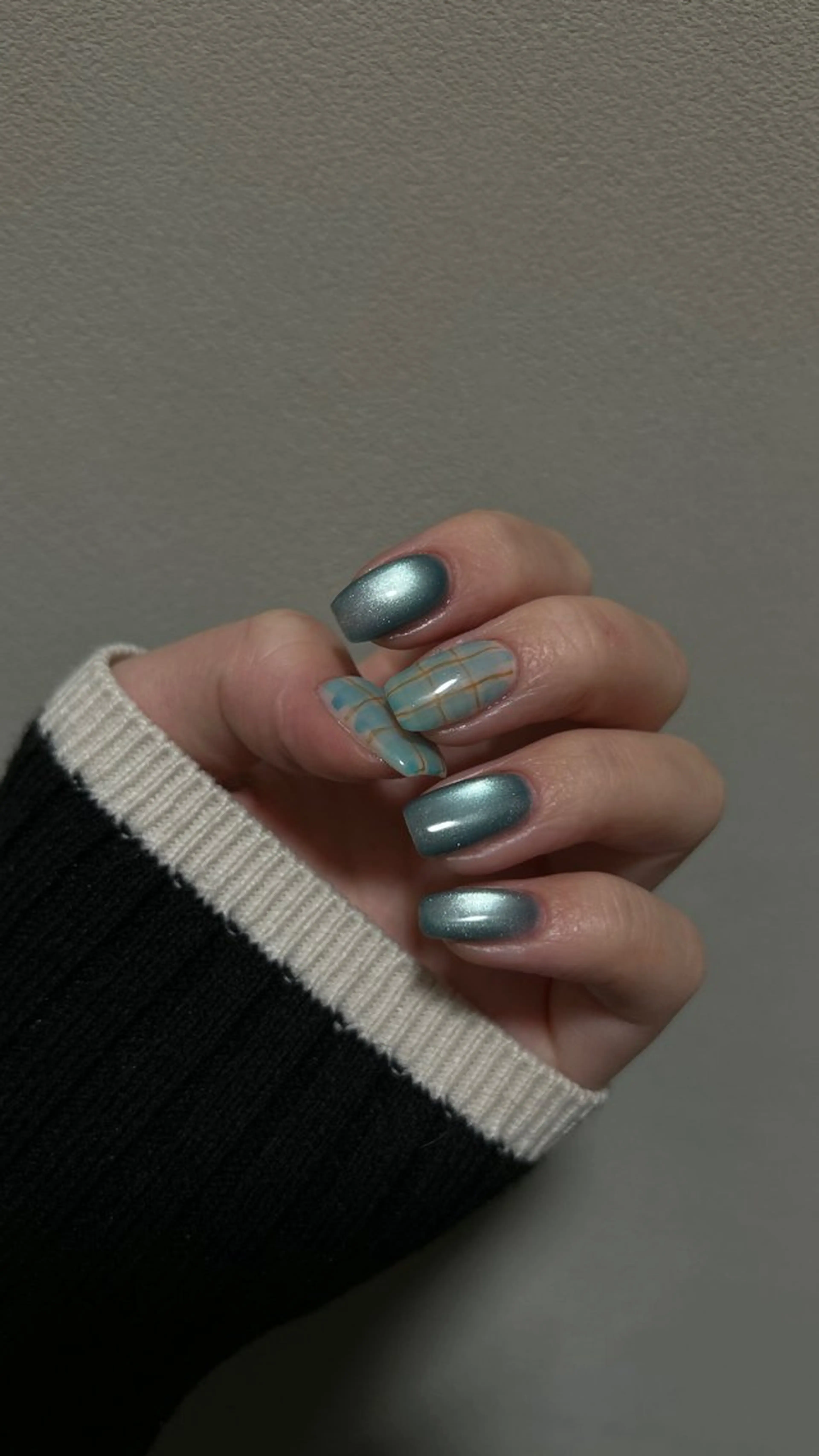 【 オフ無料 】マグネットネイル・フラッシュネイル🔦　オフ無し60分💫の写真