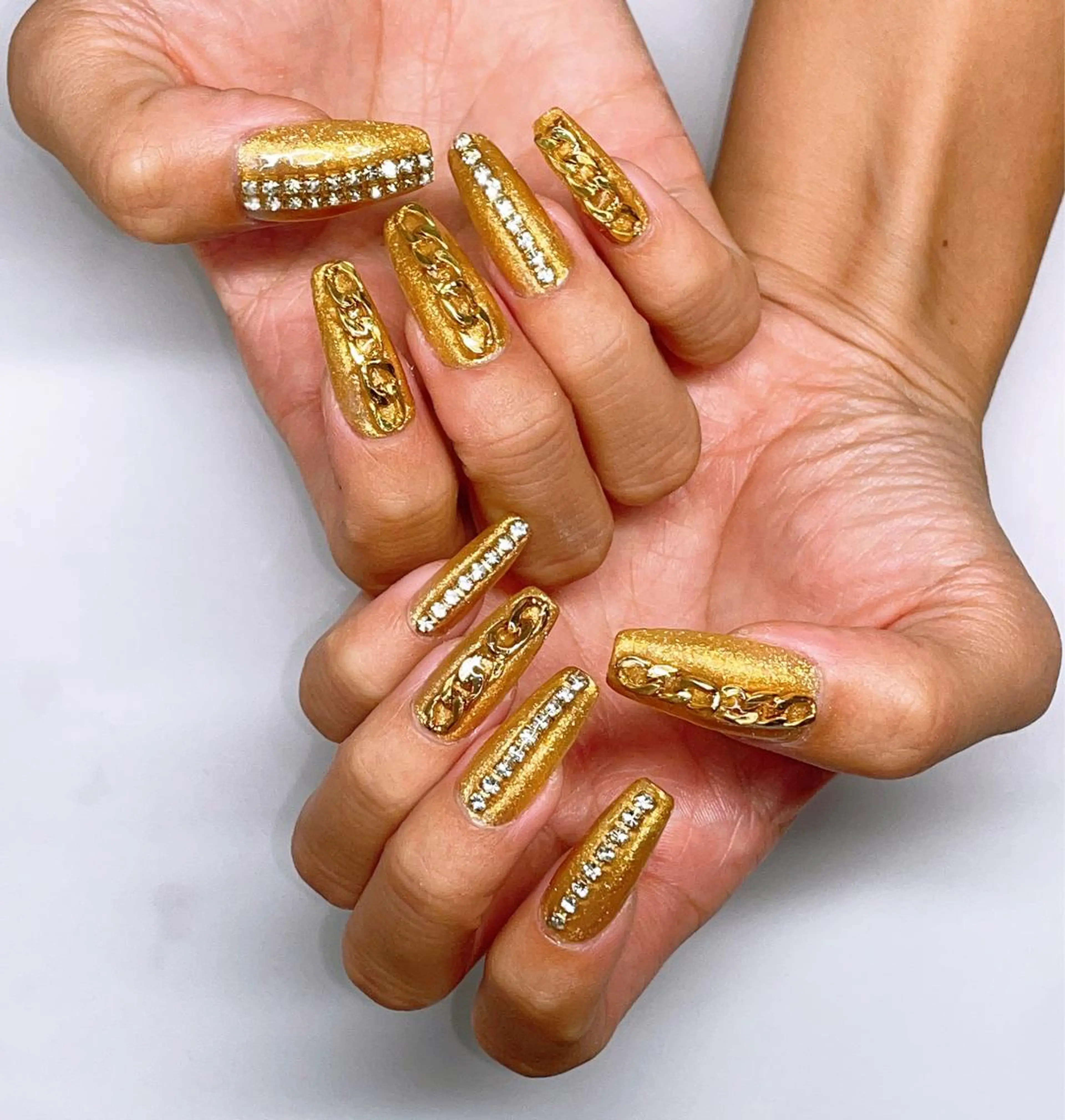 ネイル ハンドネイル VIERU 🌈🎀💖のネイルデザイン