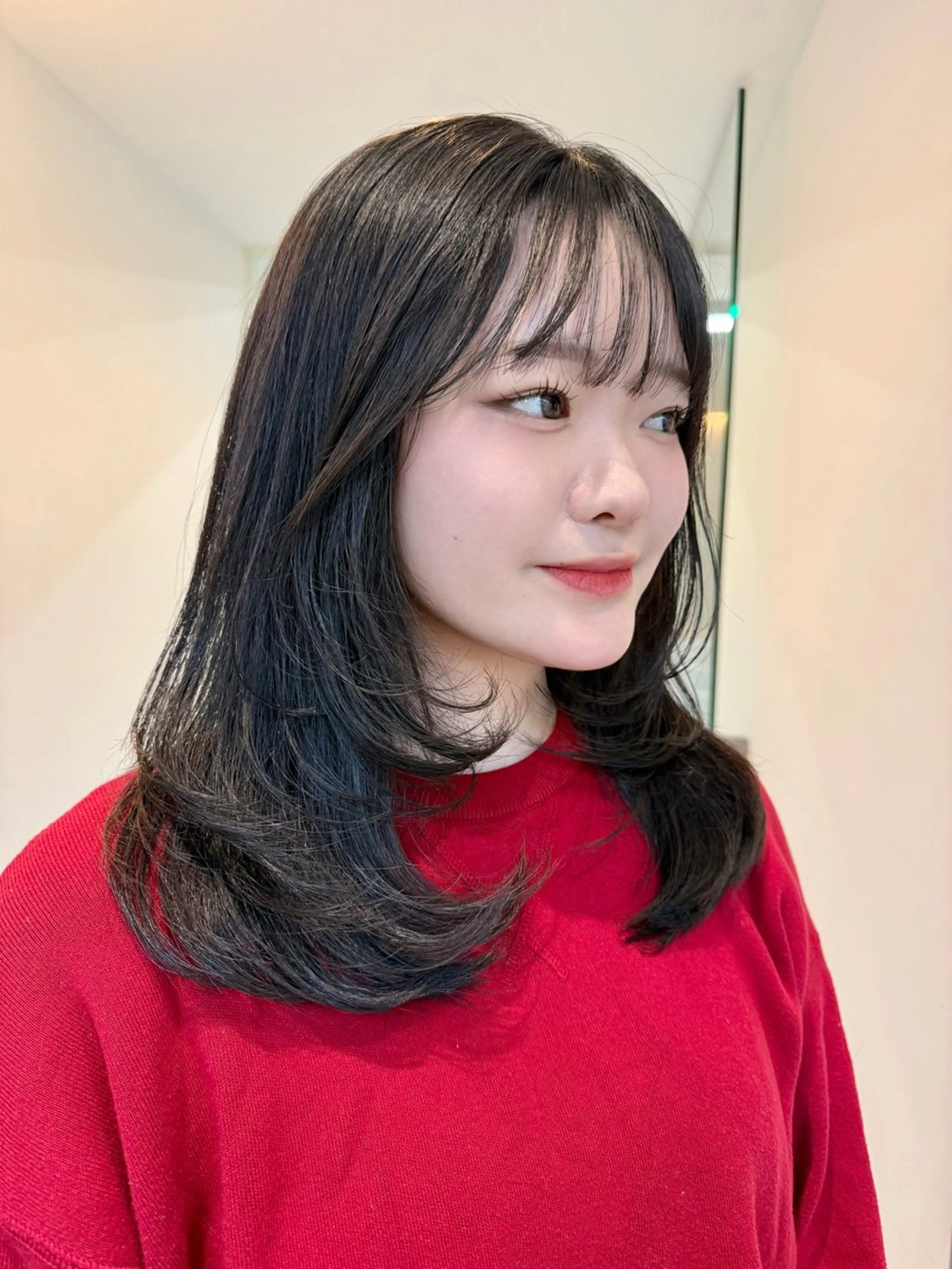 ミディアム レイヤーカット カット トリートメント 大塚 夏生のヘアスタイル