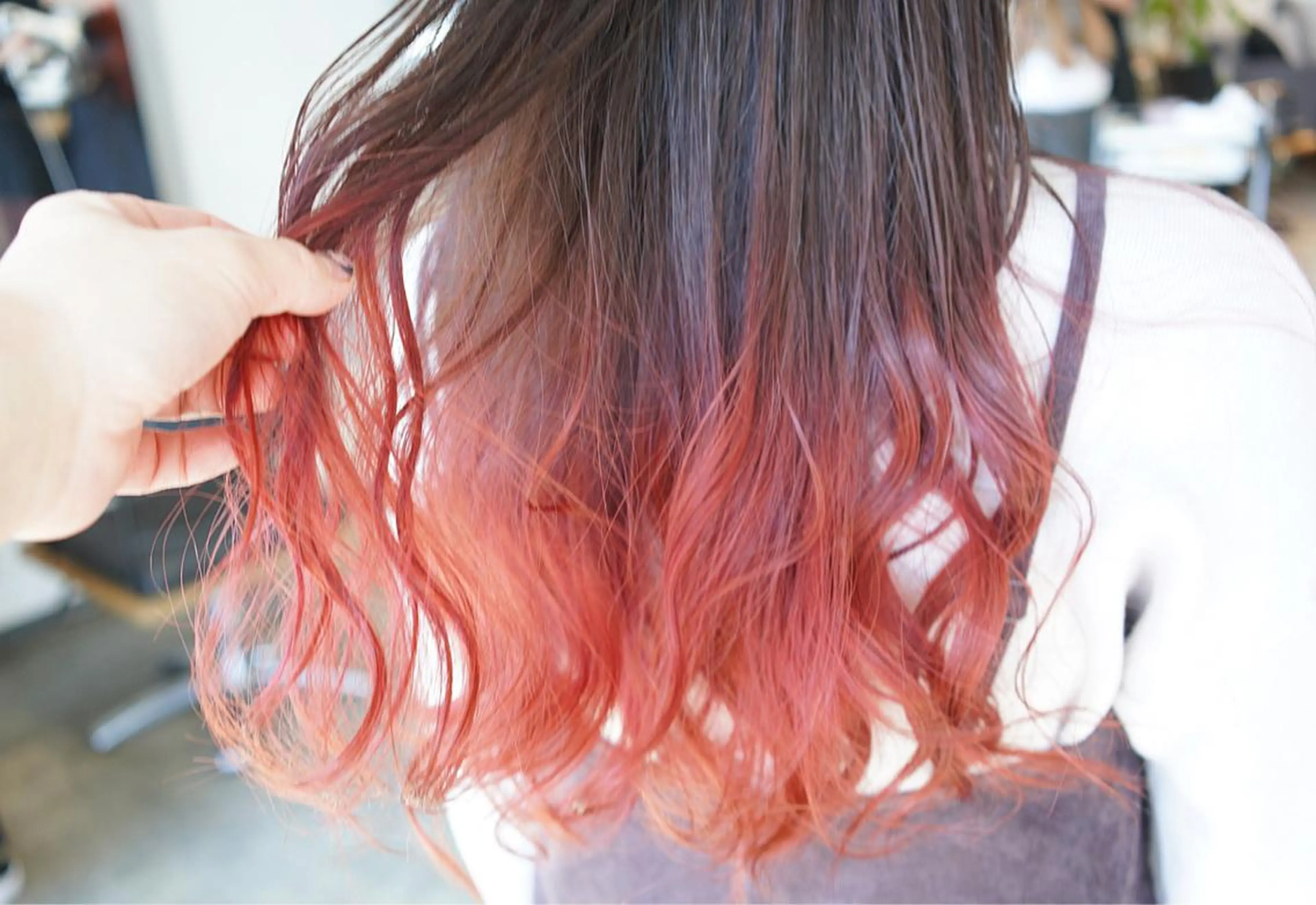 セミロング カラー ピンクカラー ヘアカラー トリートメント ハイトーン/レイヤー /ケアブリーチ石川治のヘアスタイル