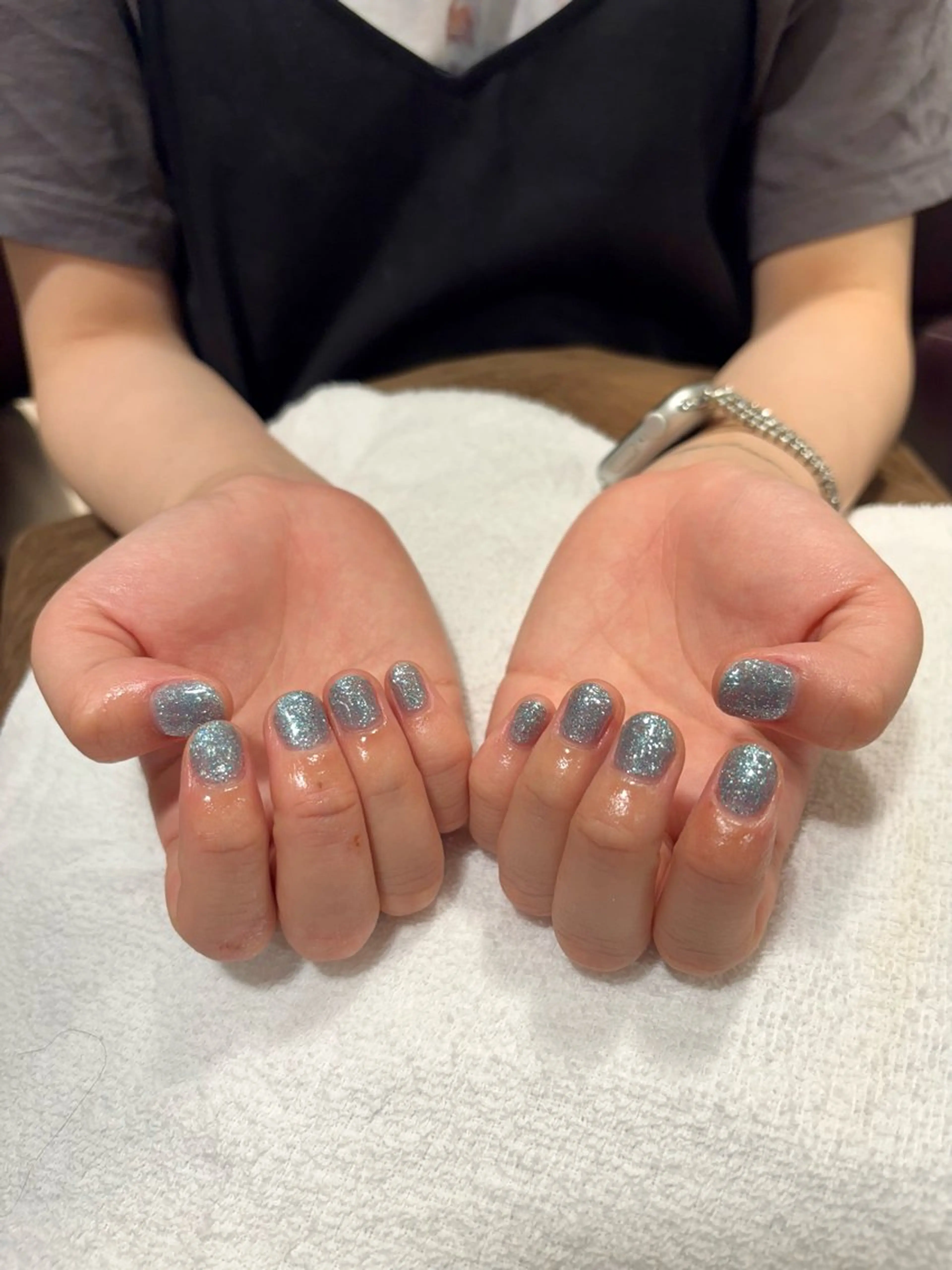 ネイル ラメ(グリッター) ハンドネイル Of  hair宮崎台店所属・菊池 菜月のヘアスタイル