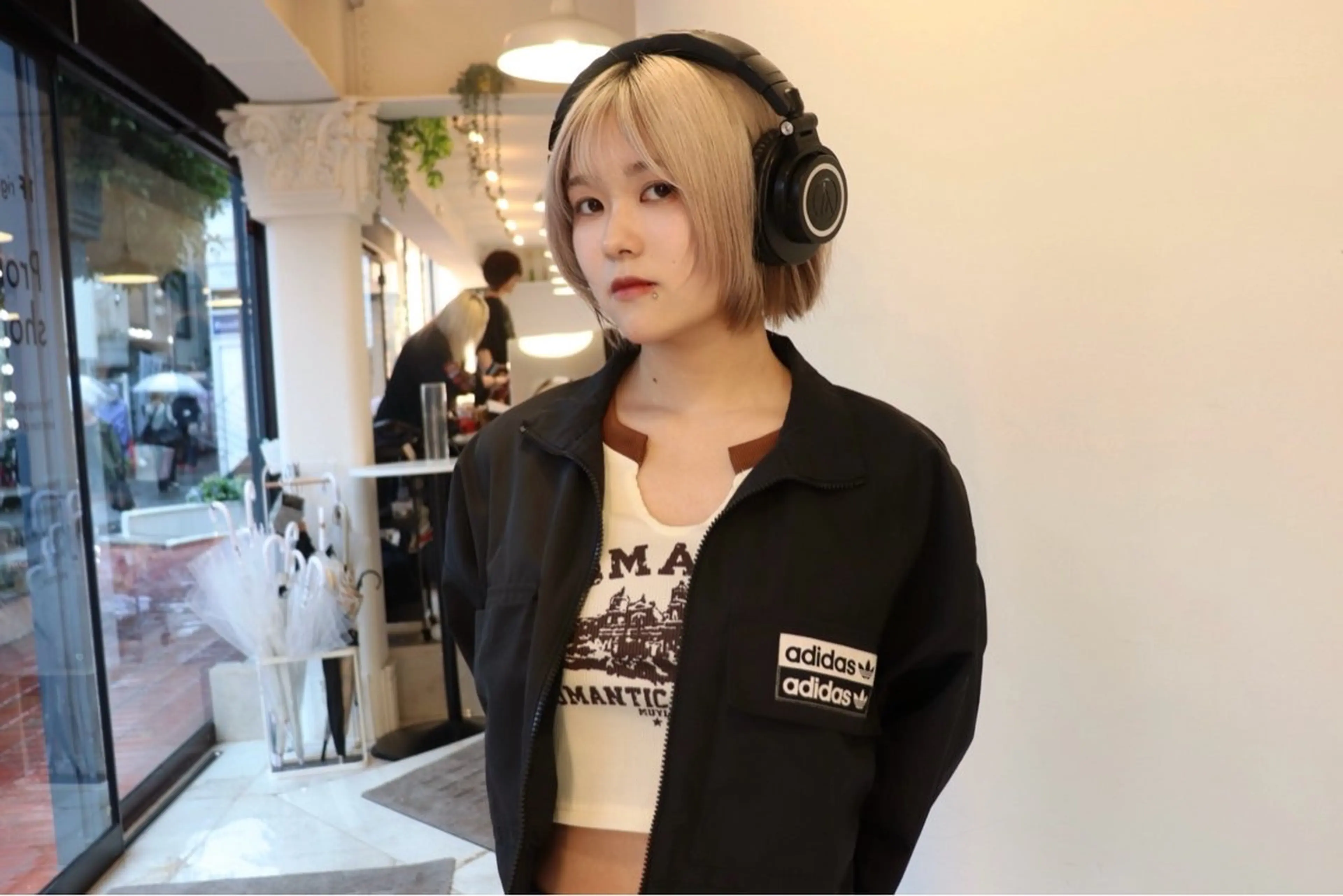 ショート SHIN レイヤーカットのヘアスタイル