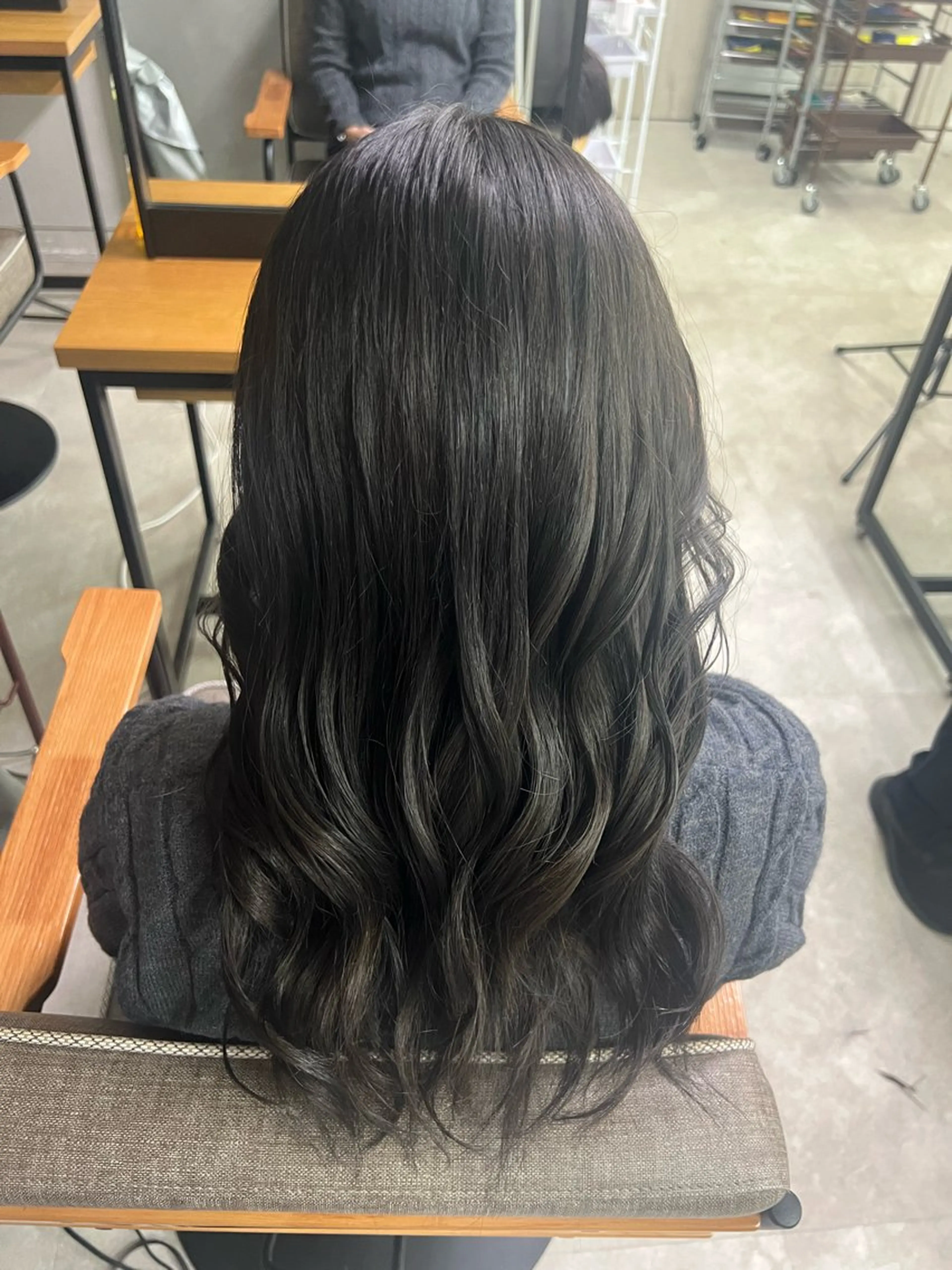 ロング ハイトーン／透明感 カラー Mioのヘアスタイル