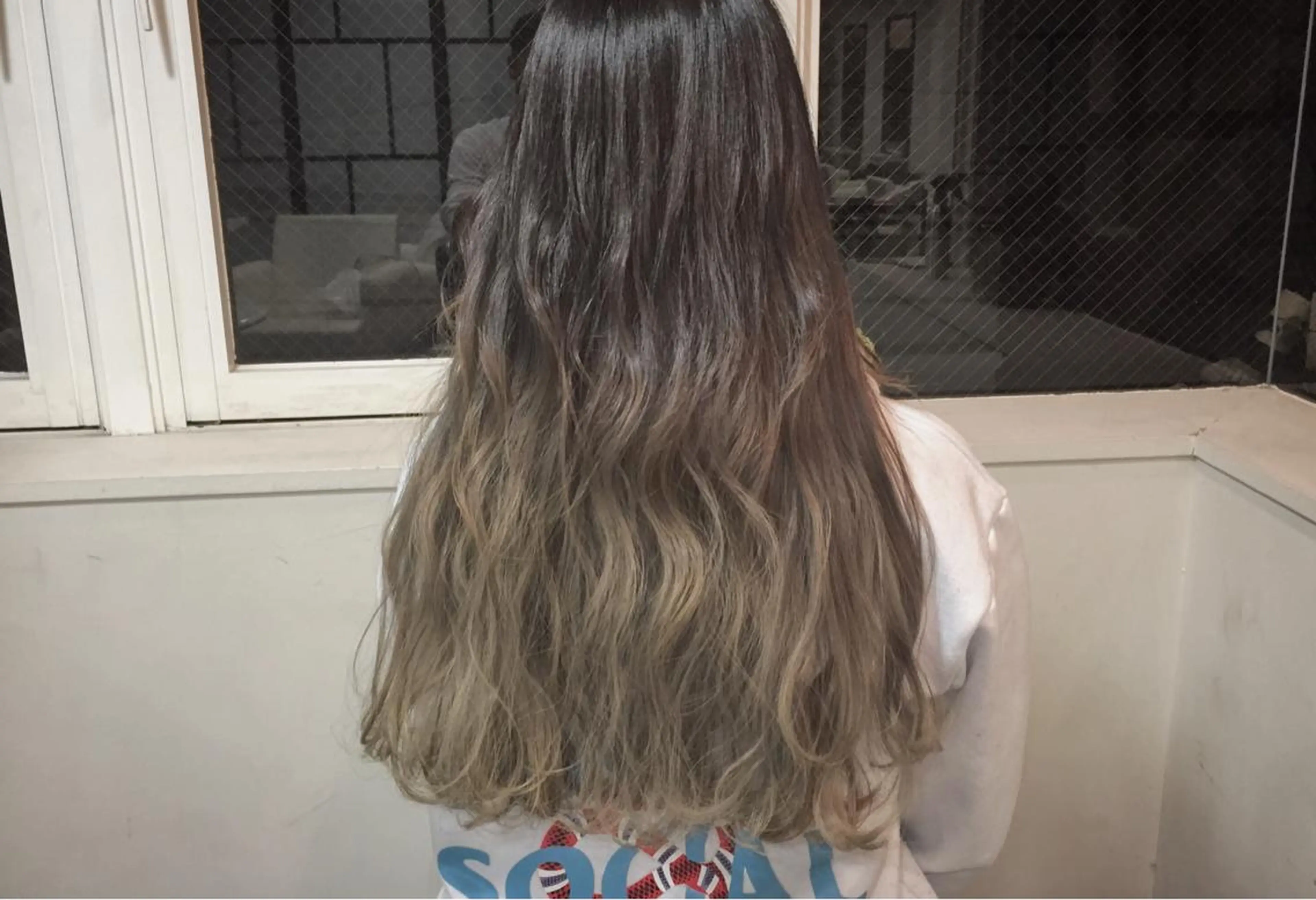 ロング カラー ブリーチ グラデーションカラー グレージュ ハイライトカラー イルミナカラー 🌈髪質改善カラーの 🌈坂本侑樹のヘアスタイル