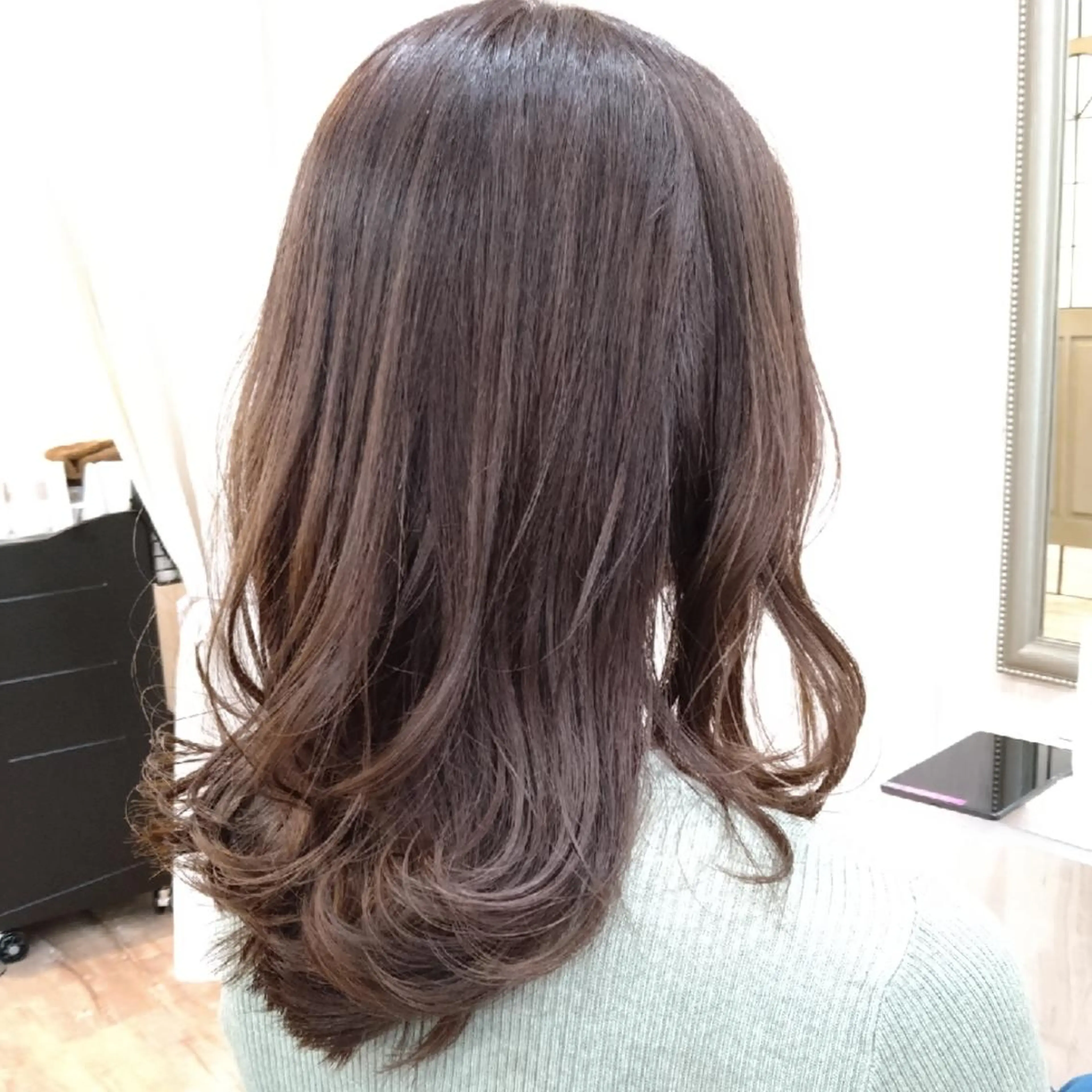 セミロング カラー ヘアアレンジ beel【ベエル】所属・beel 【ベエル】のヘアスタイル