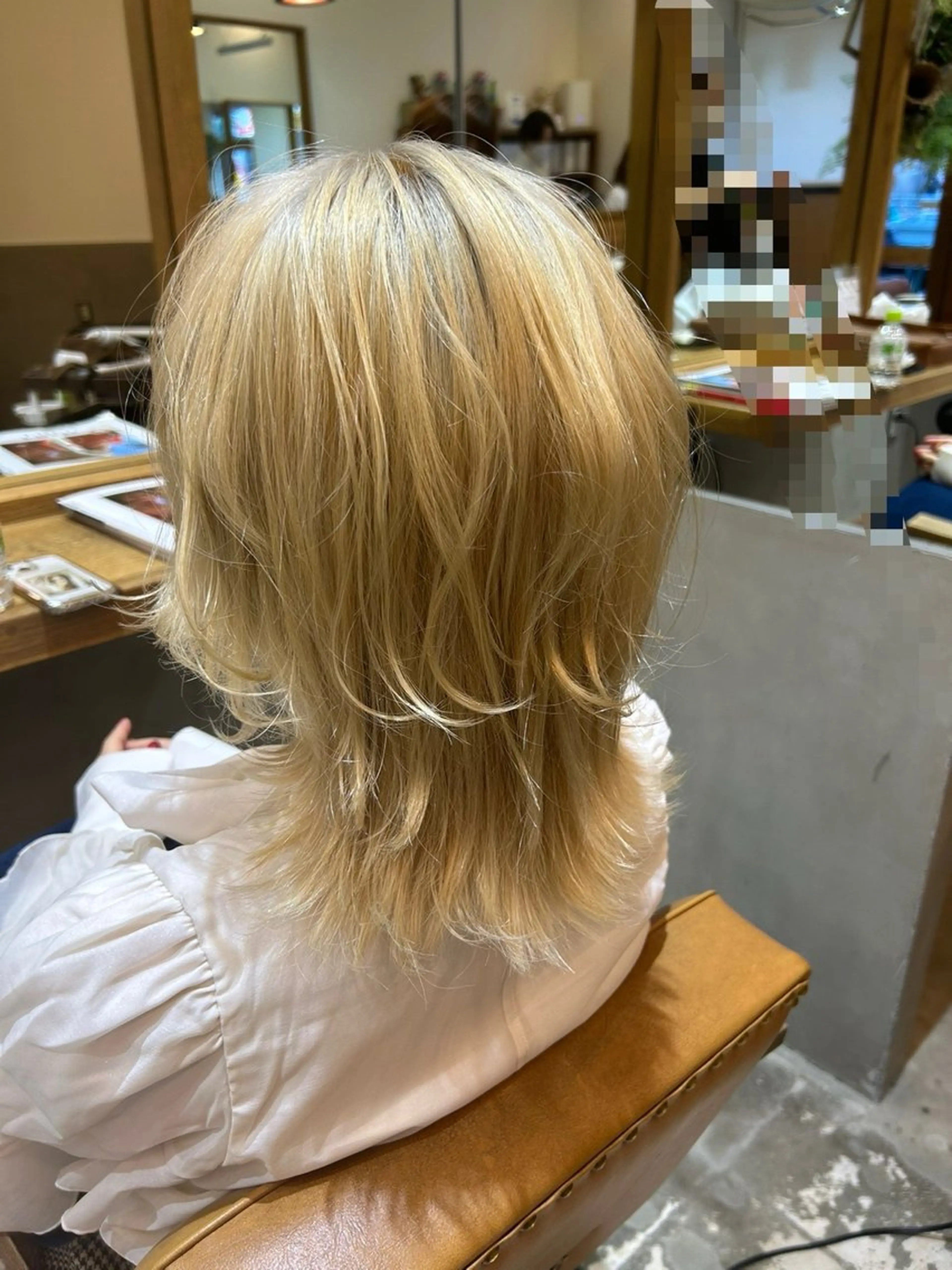 カラー 若狭 彩花のヘアスタイル