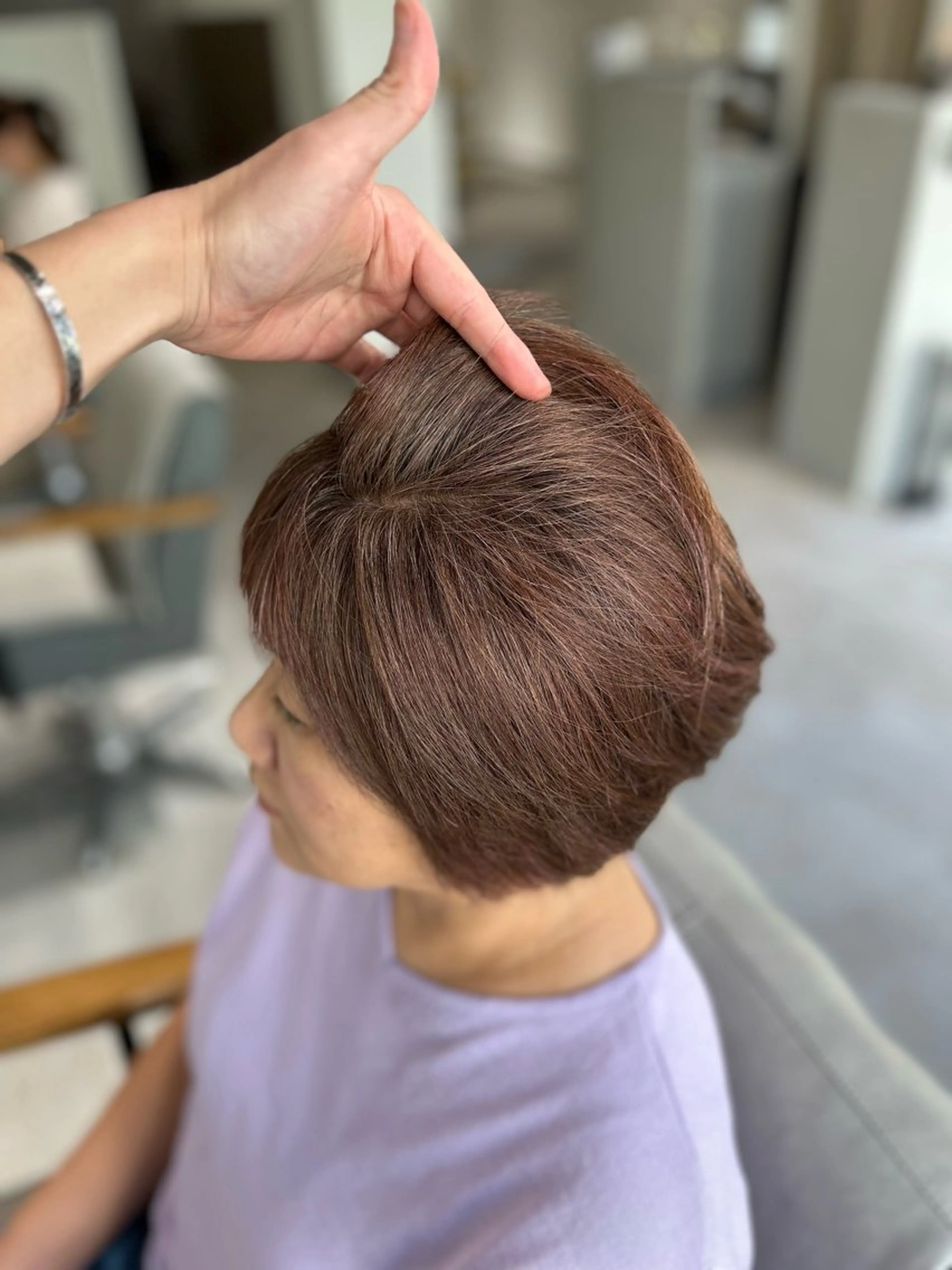 今、白髪染めされている方必見👍3週間で気になる白髪を気になりずらくしませんか？白髪ぼかし➕トリートメント付き👌🤗✨の写真